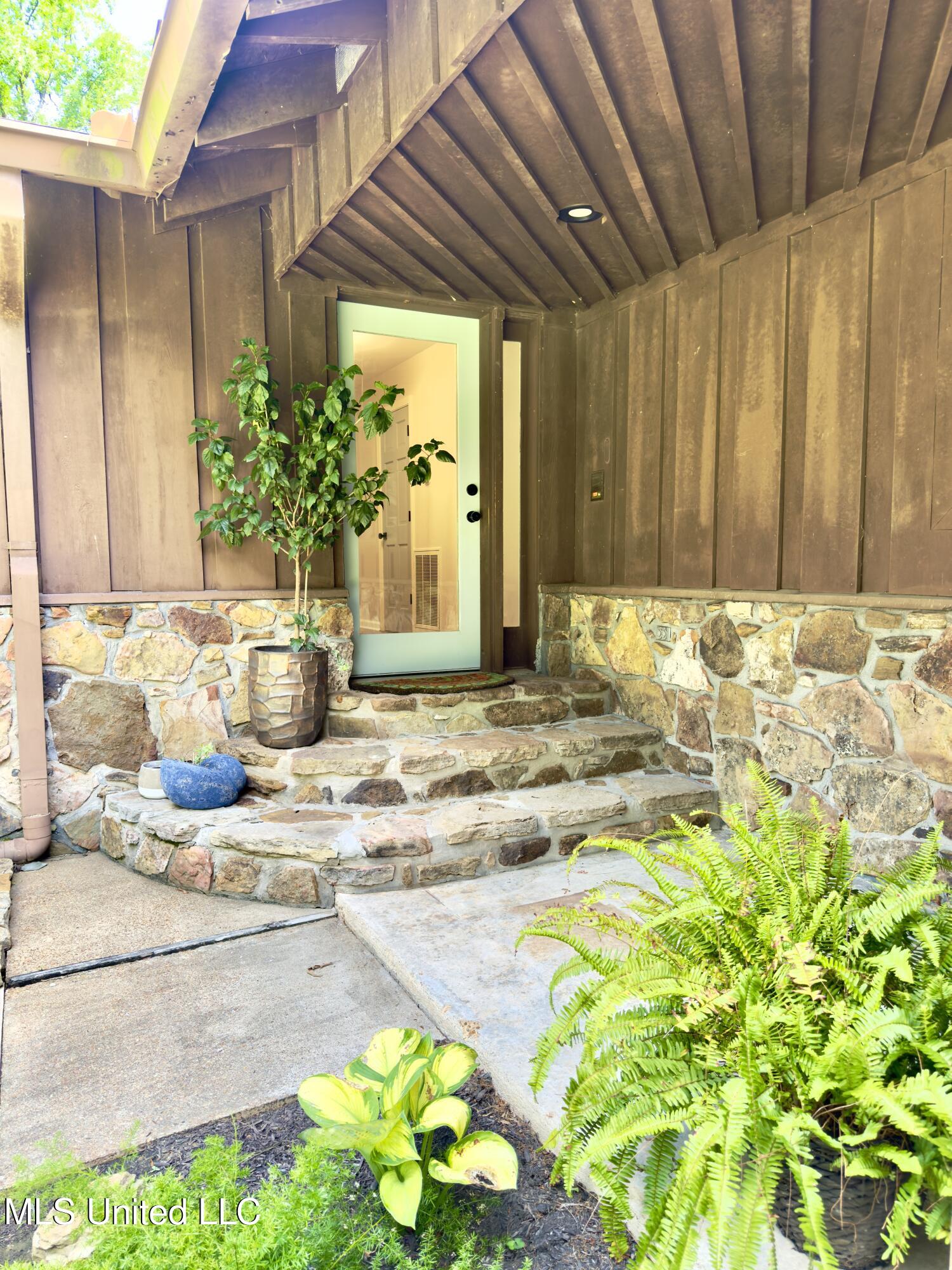 5520 Jordan Drive Property Photo 1