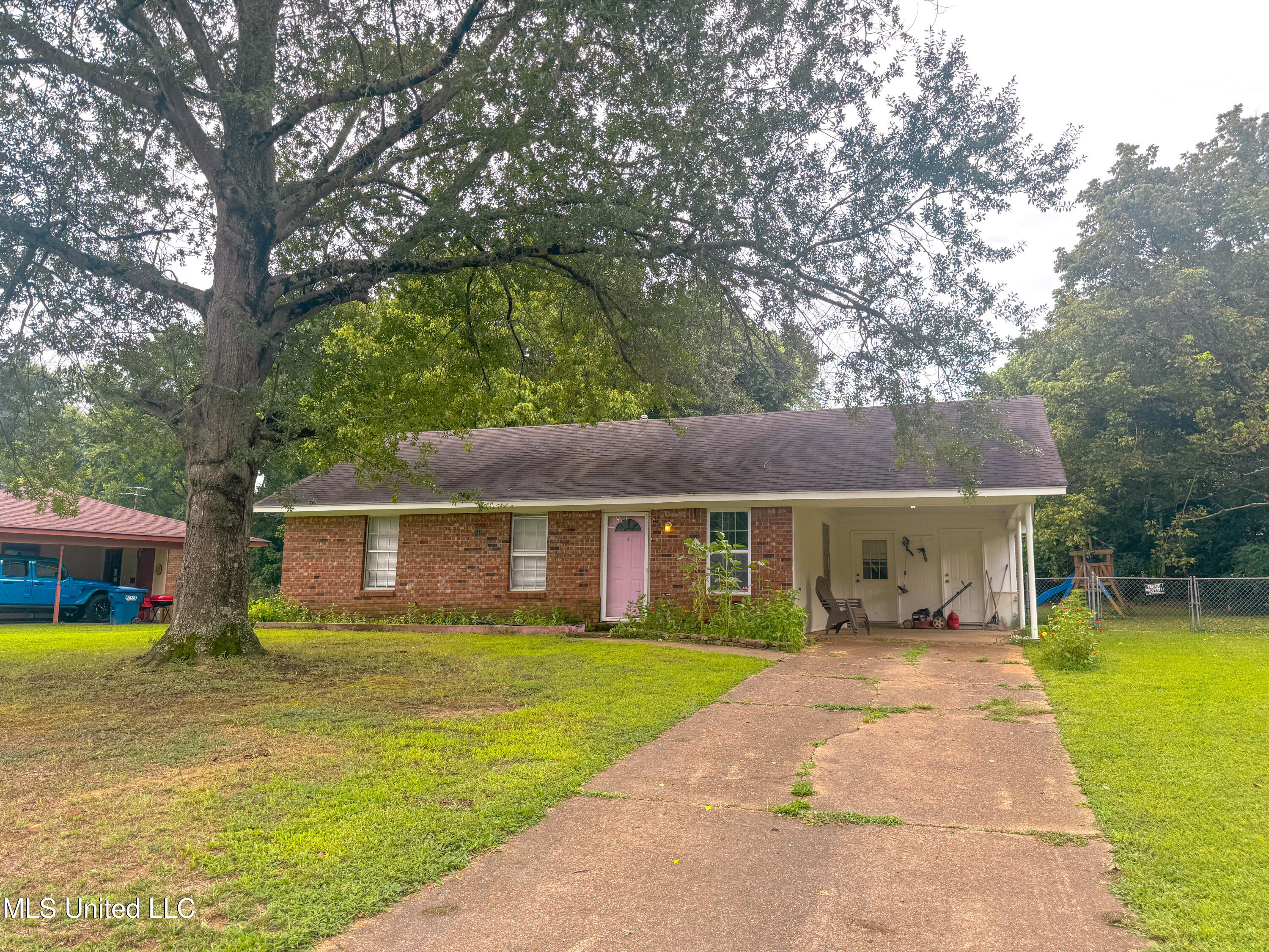 5161 Crestwood Cove Property Photo 1