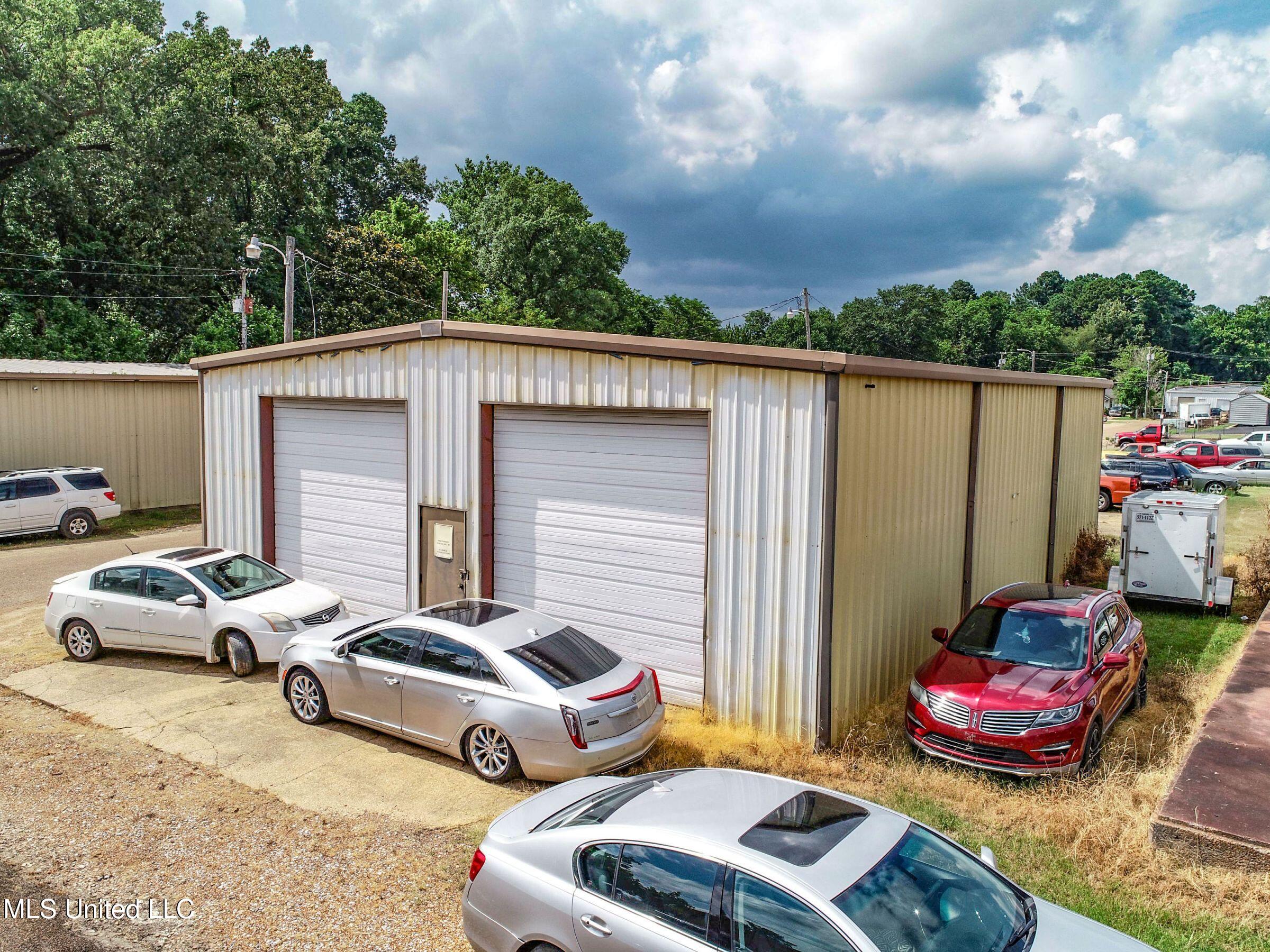 143 51 Property Photo 28