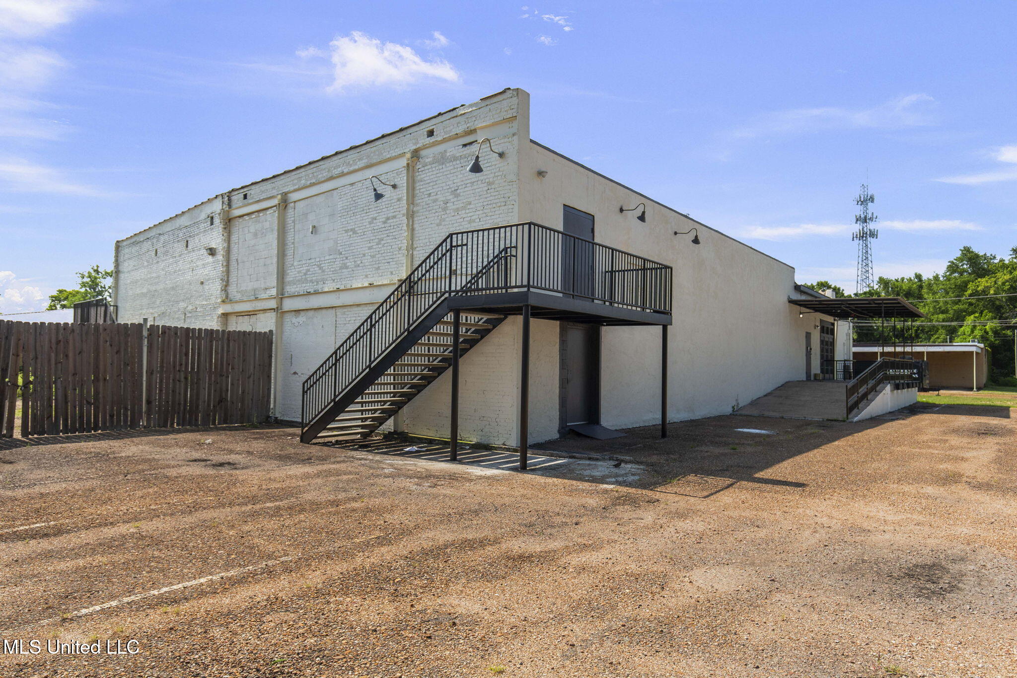 110 E South Street Property Photo 62