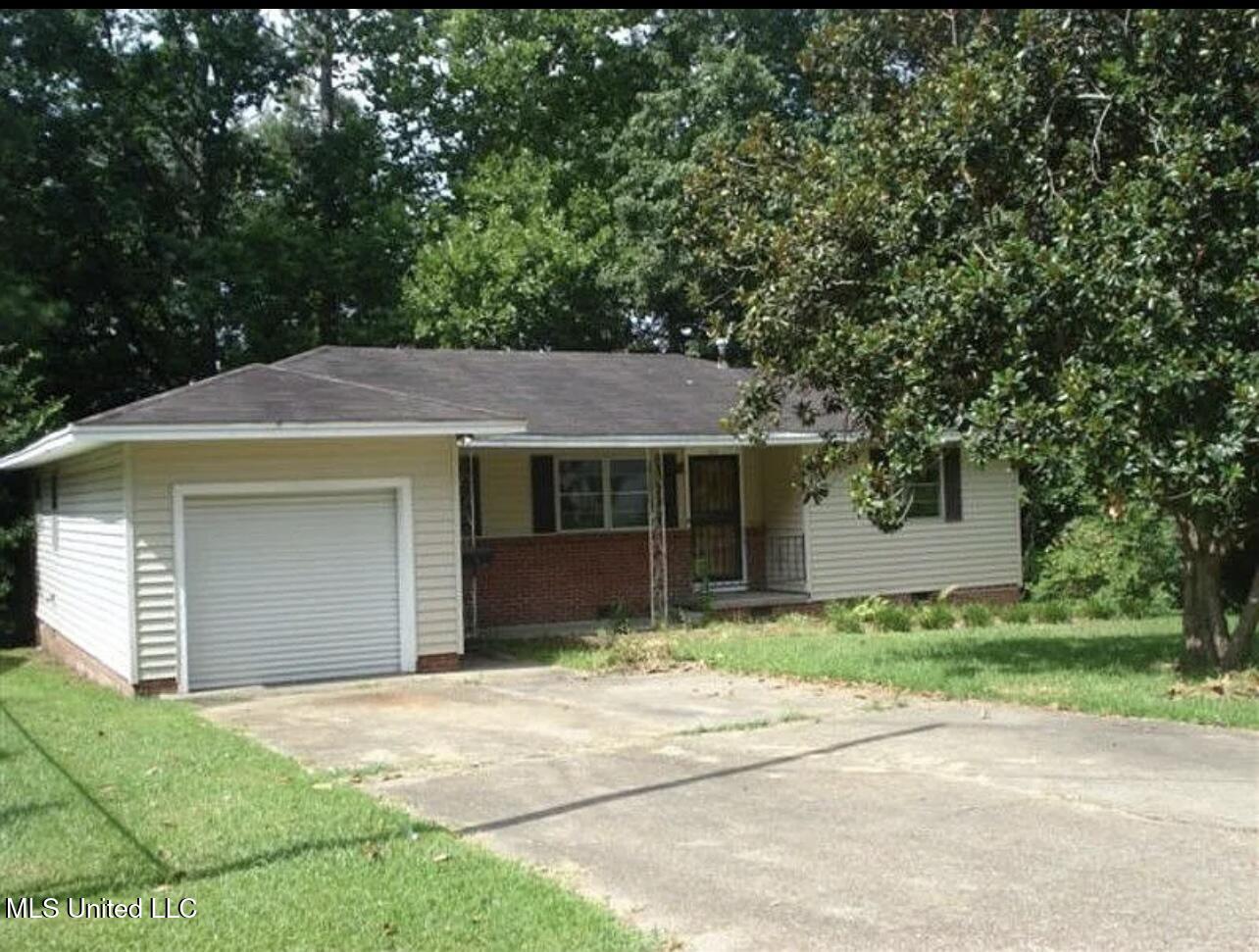 951 Reaves Street Property Photo