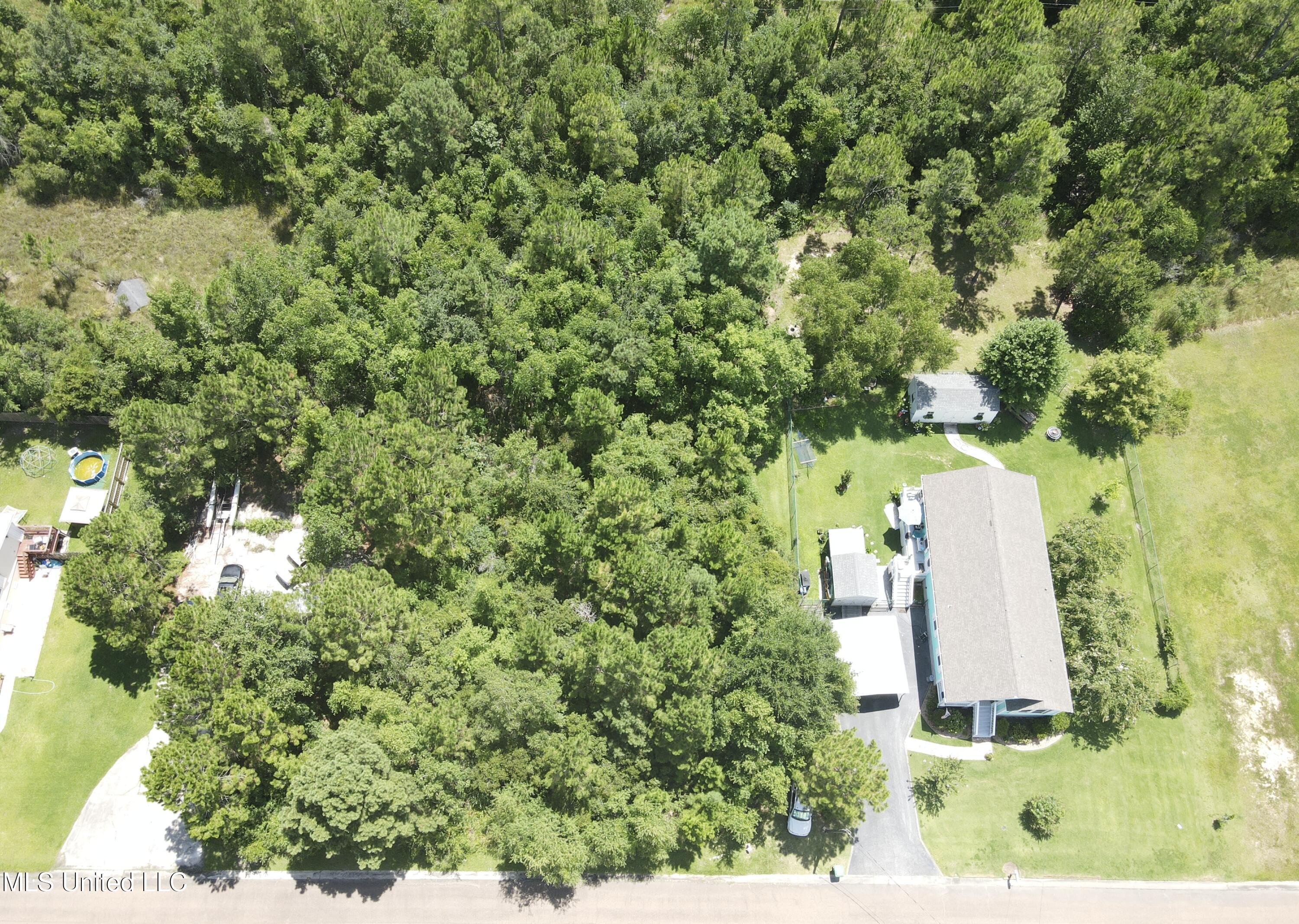 131 Lafitte Drive Property Photo 2