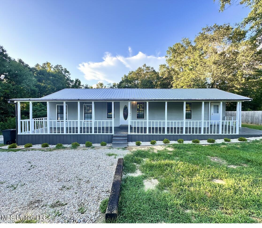 8156 Highway 198 Property Photo 1