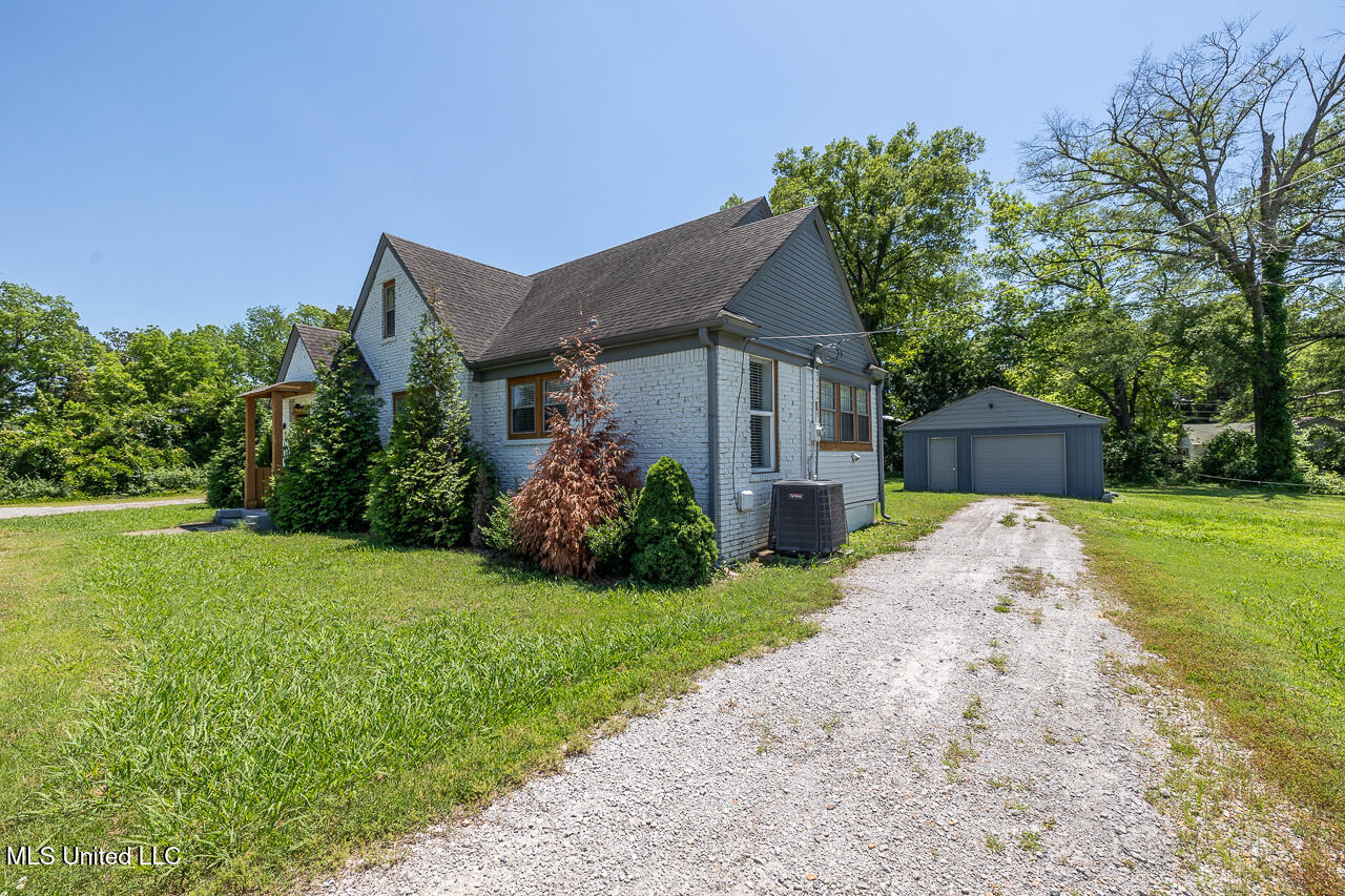 9517 Highway 178 Property Photo 2