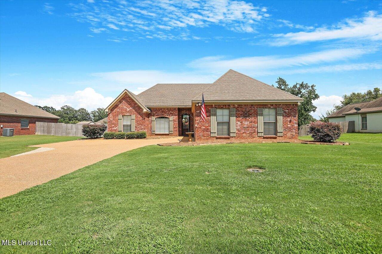 626 Tucker Crossing Property Photo 1