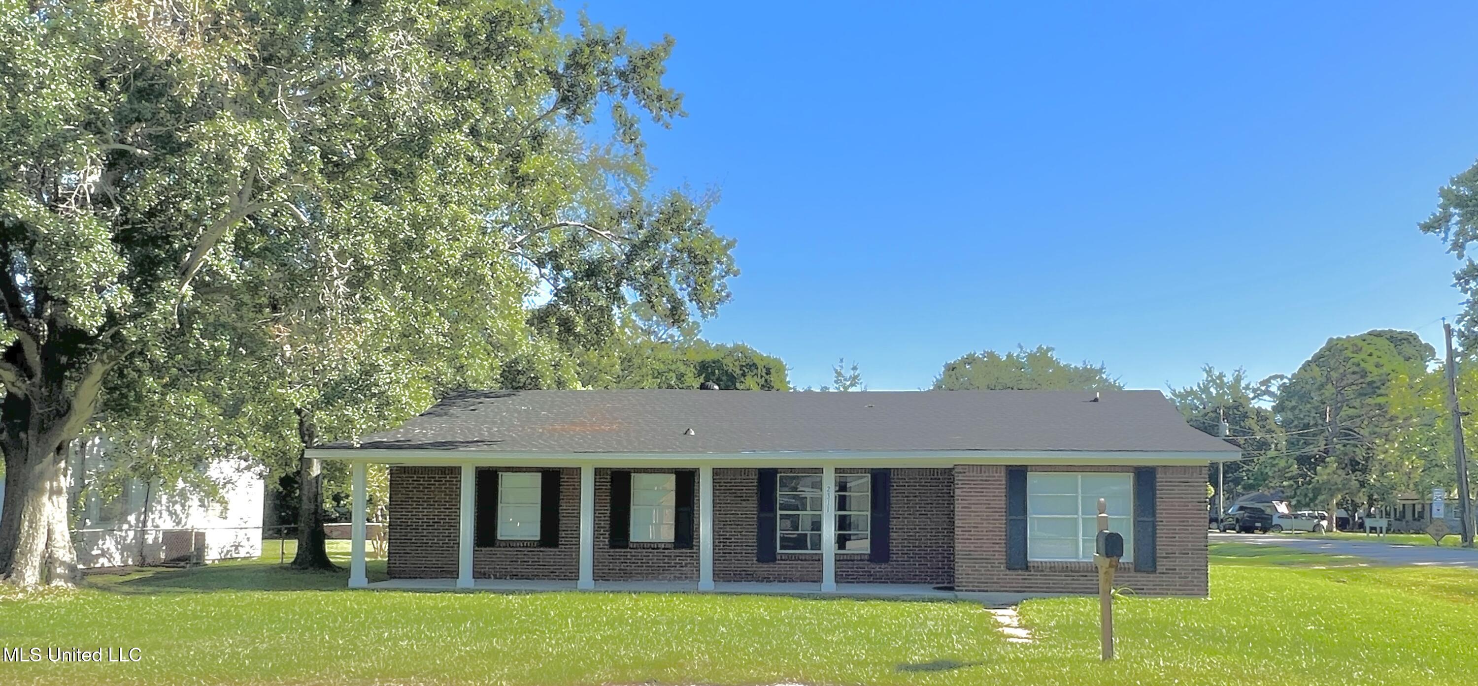 2311 Parsley Avenue Property Photo 1