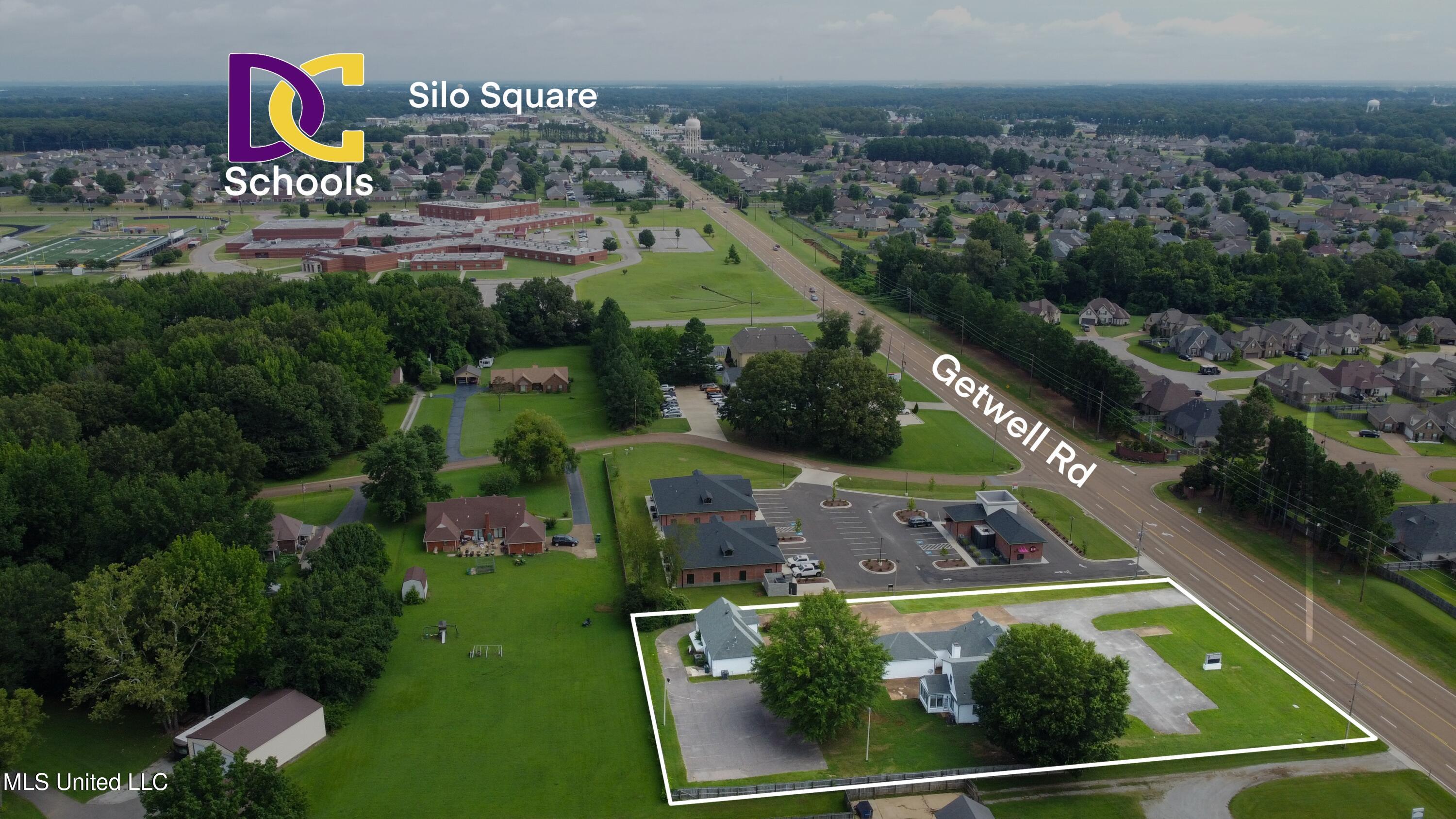 5185 Getwell Road Property Photo 3