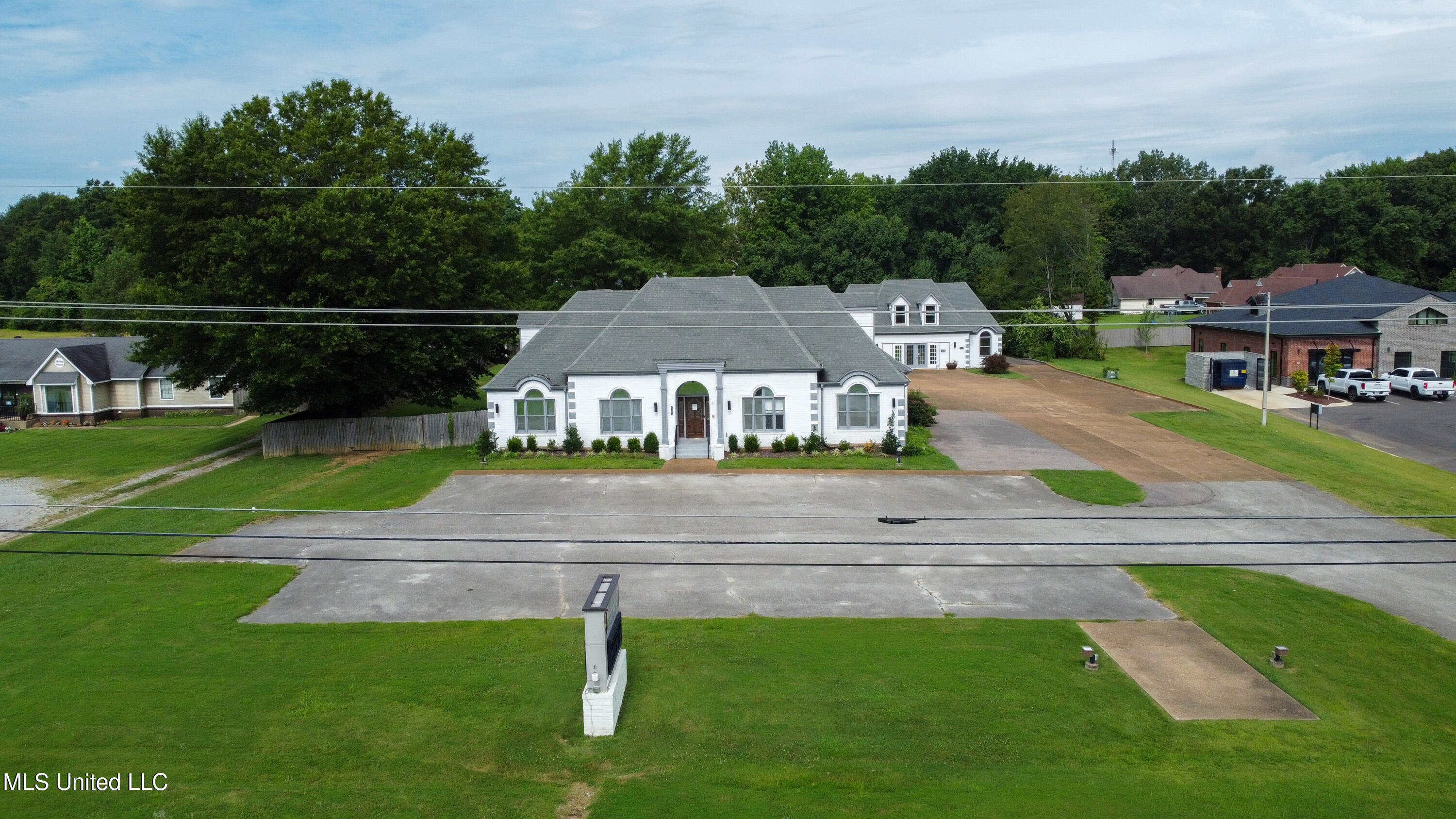 5185 Getwell Road Property Photo 5