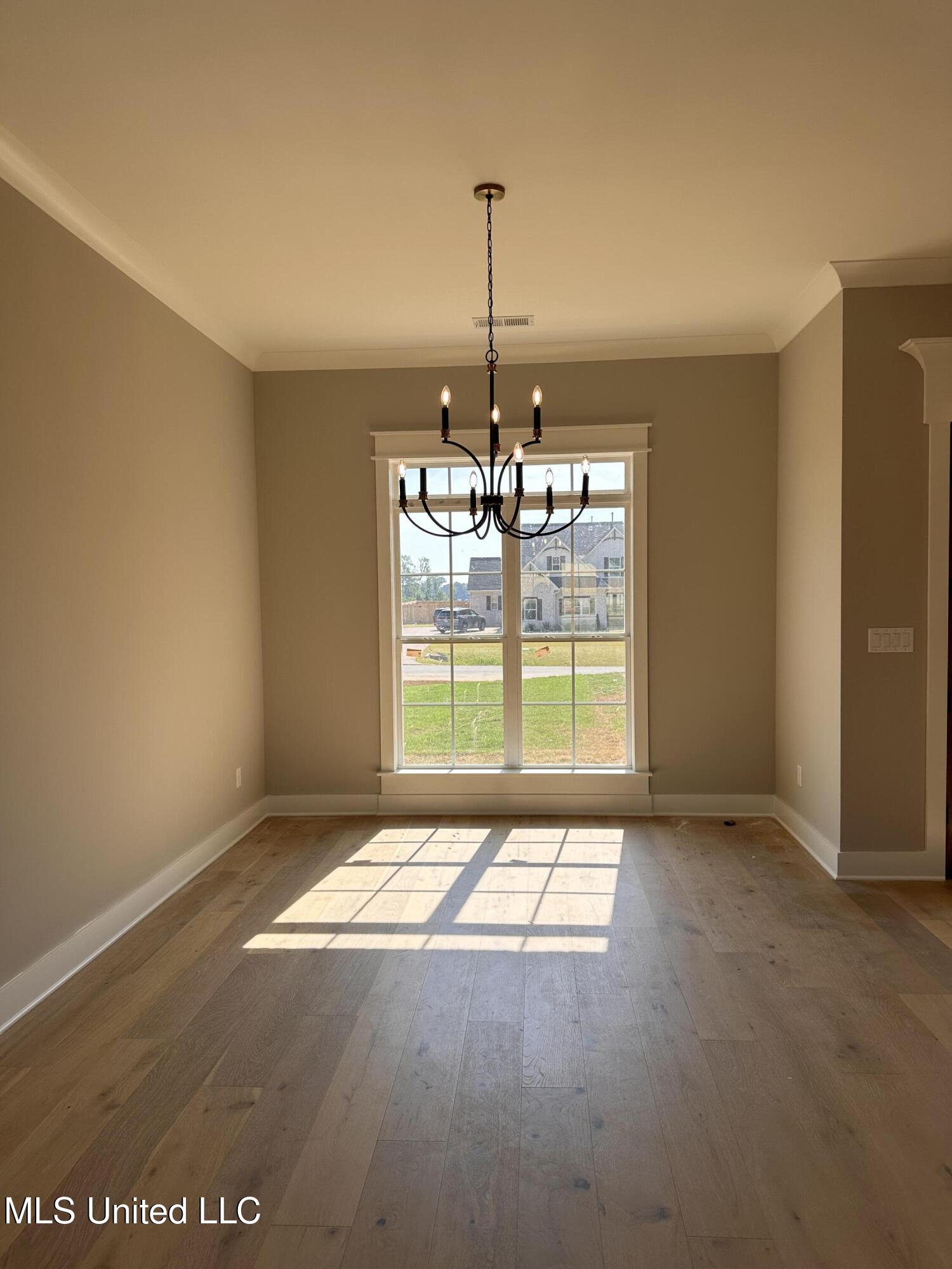 1735 Bakersfield Way Property Photo 4