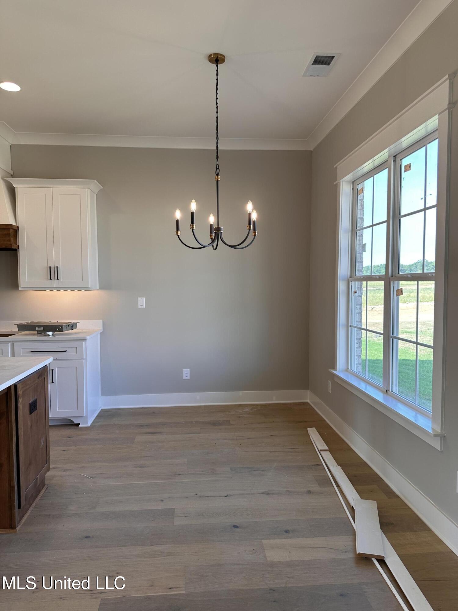 1735 Bakersfield Way Property Photo 6