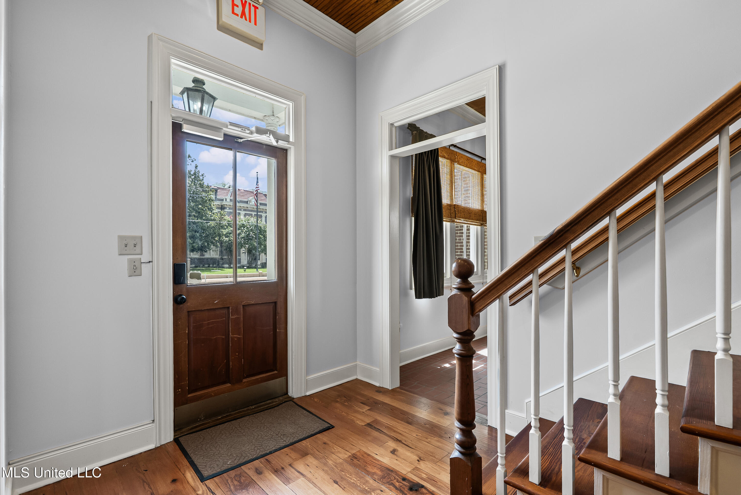 987 Harris Street Property Photo 3