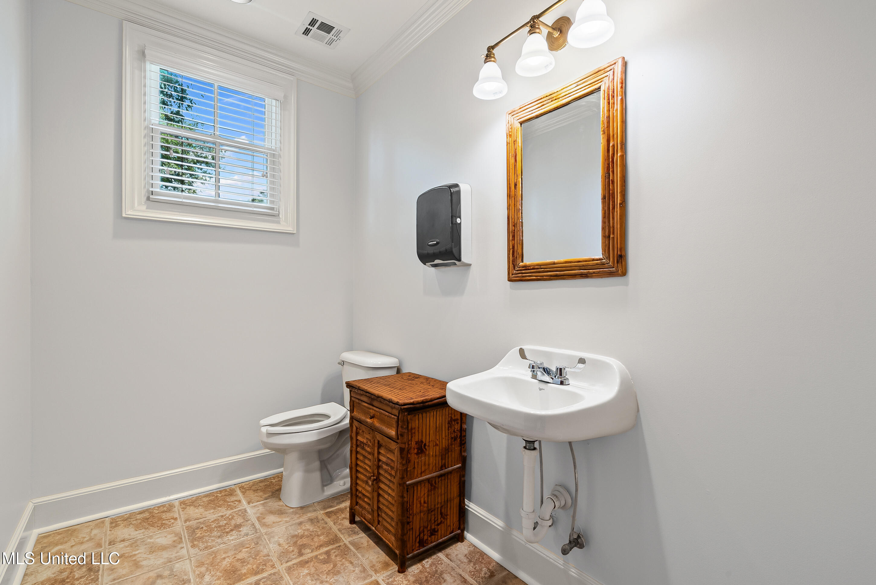987 Harris Street Property Photo 11