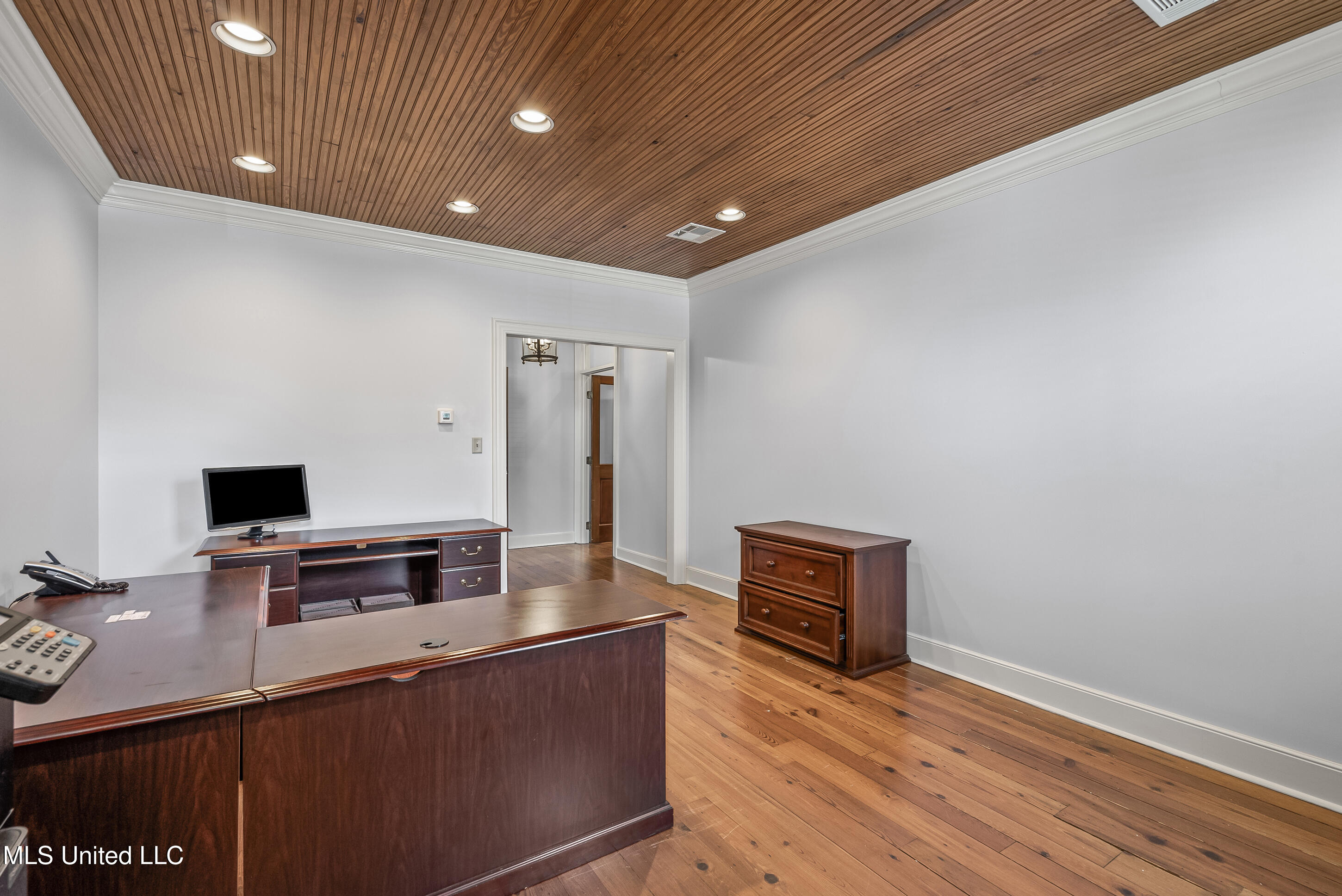 987 Harris Street Property Photo 13