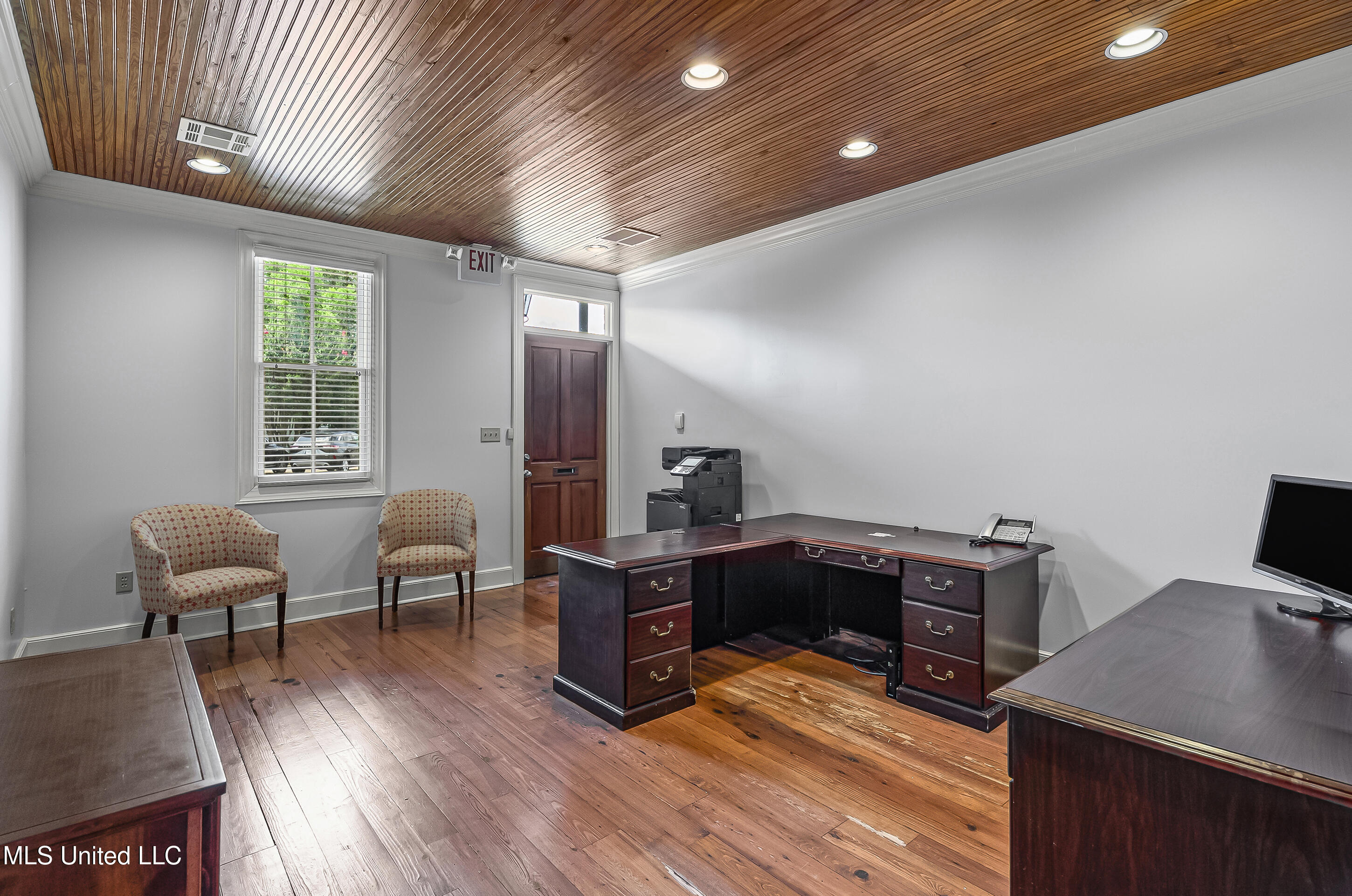 987 Harris Street Property Photo 14