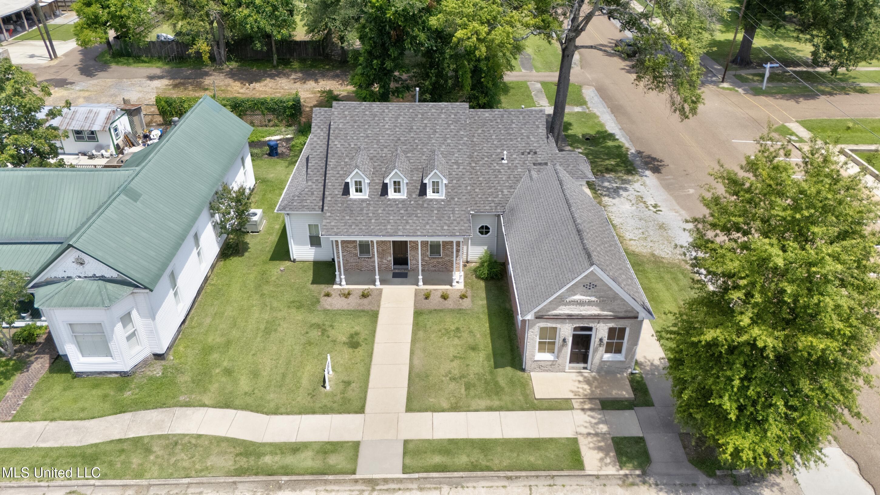 987 Harris Street Property Photo 26