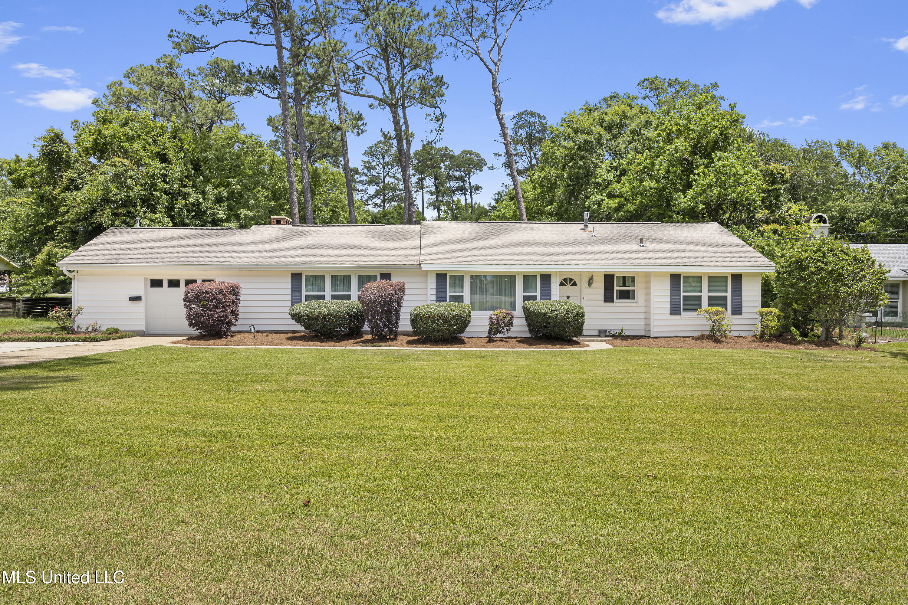 5010 Lawson Avenue Property Photo 1