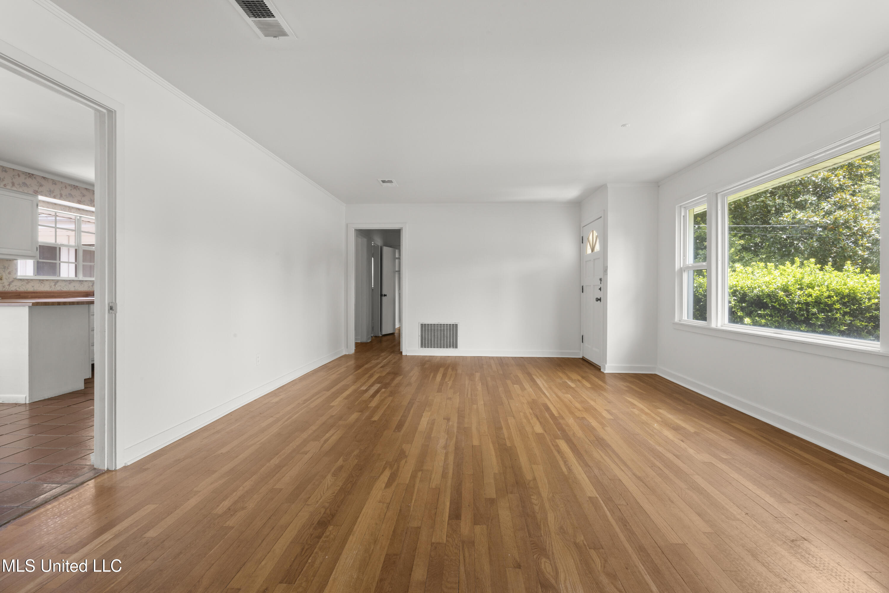 5010 Lawson Avenue Property Photo 4
