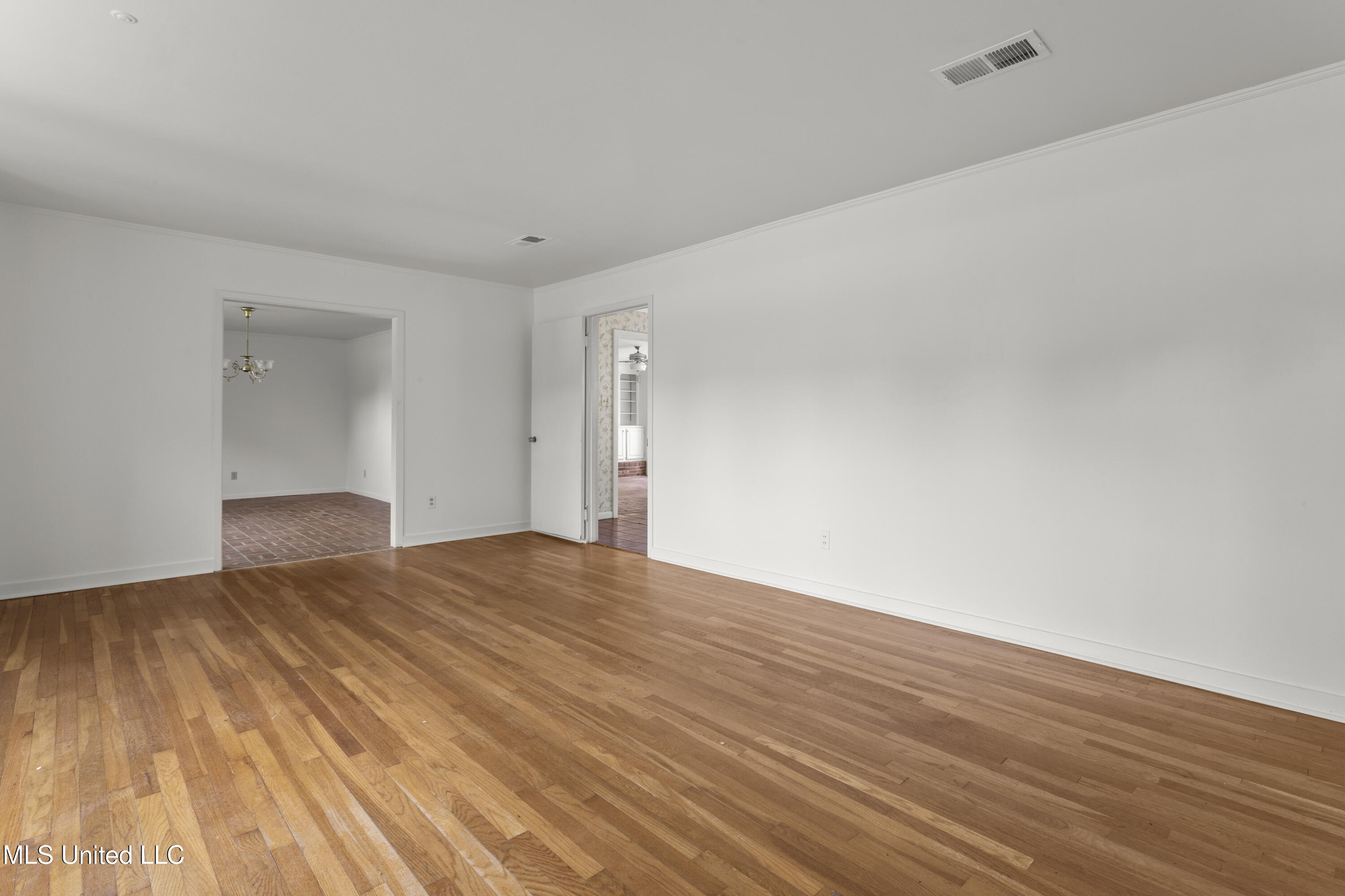 5010 Lawson Avenue Property Photo 7