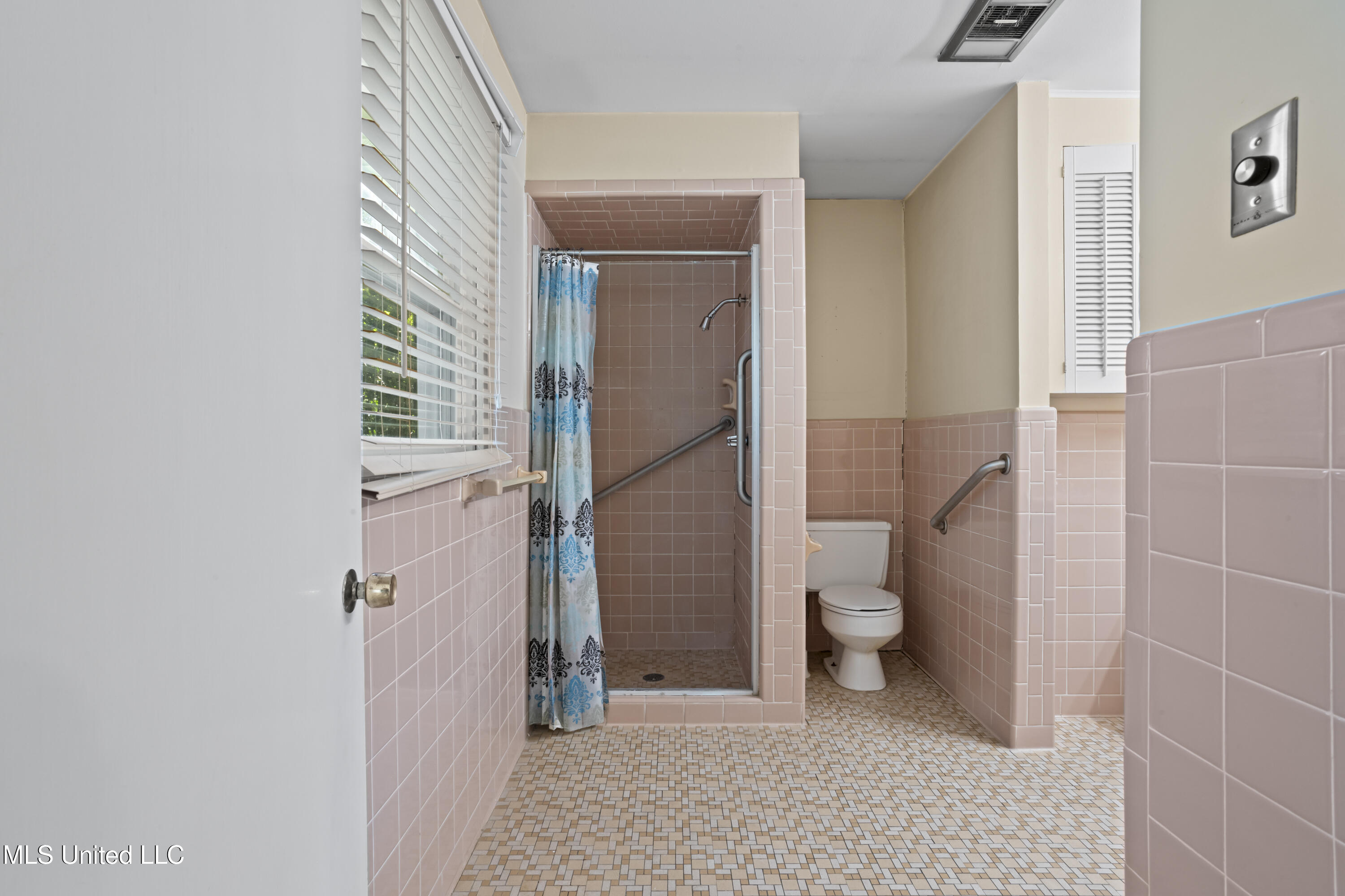 5010 Lawson Avenue Property Photo 24
