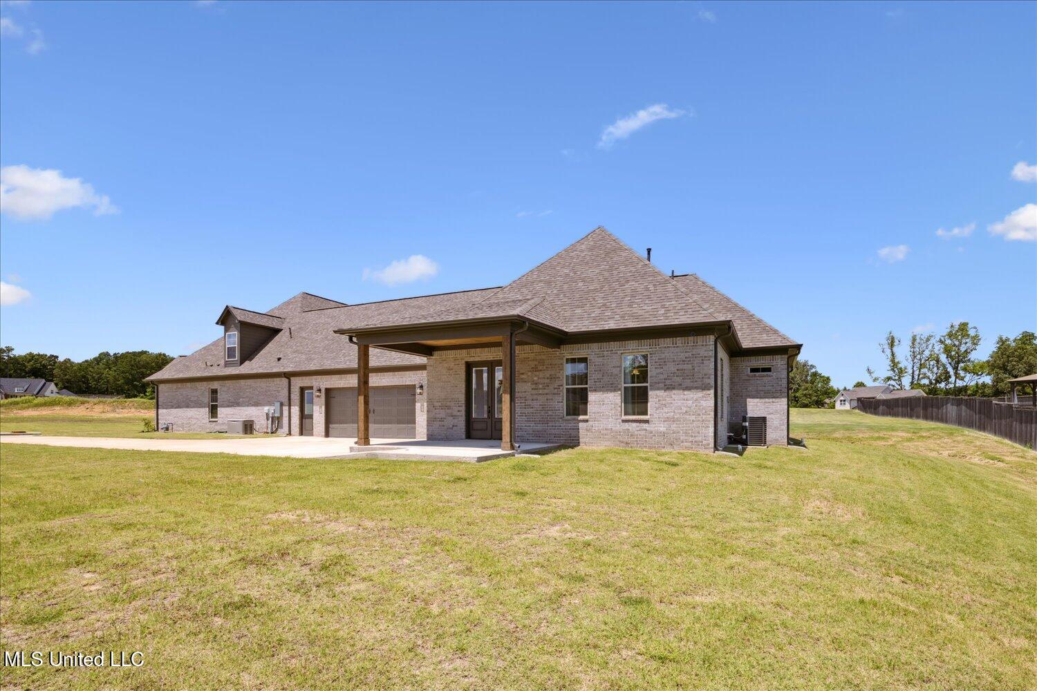 3210 S Cypress Lake Drive Property Photo 1