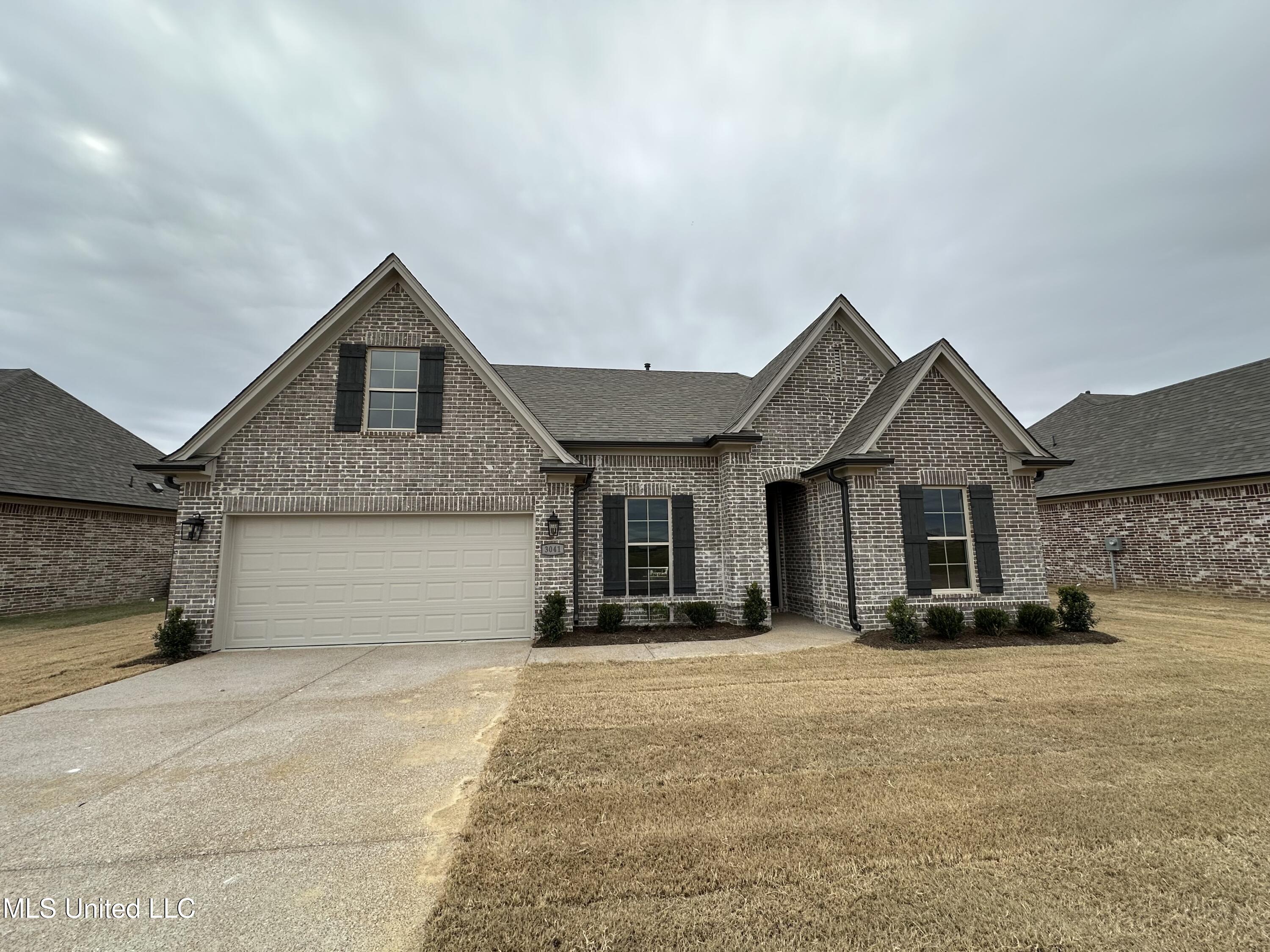 3041 School Loop Road Property Photo 1