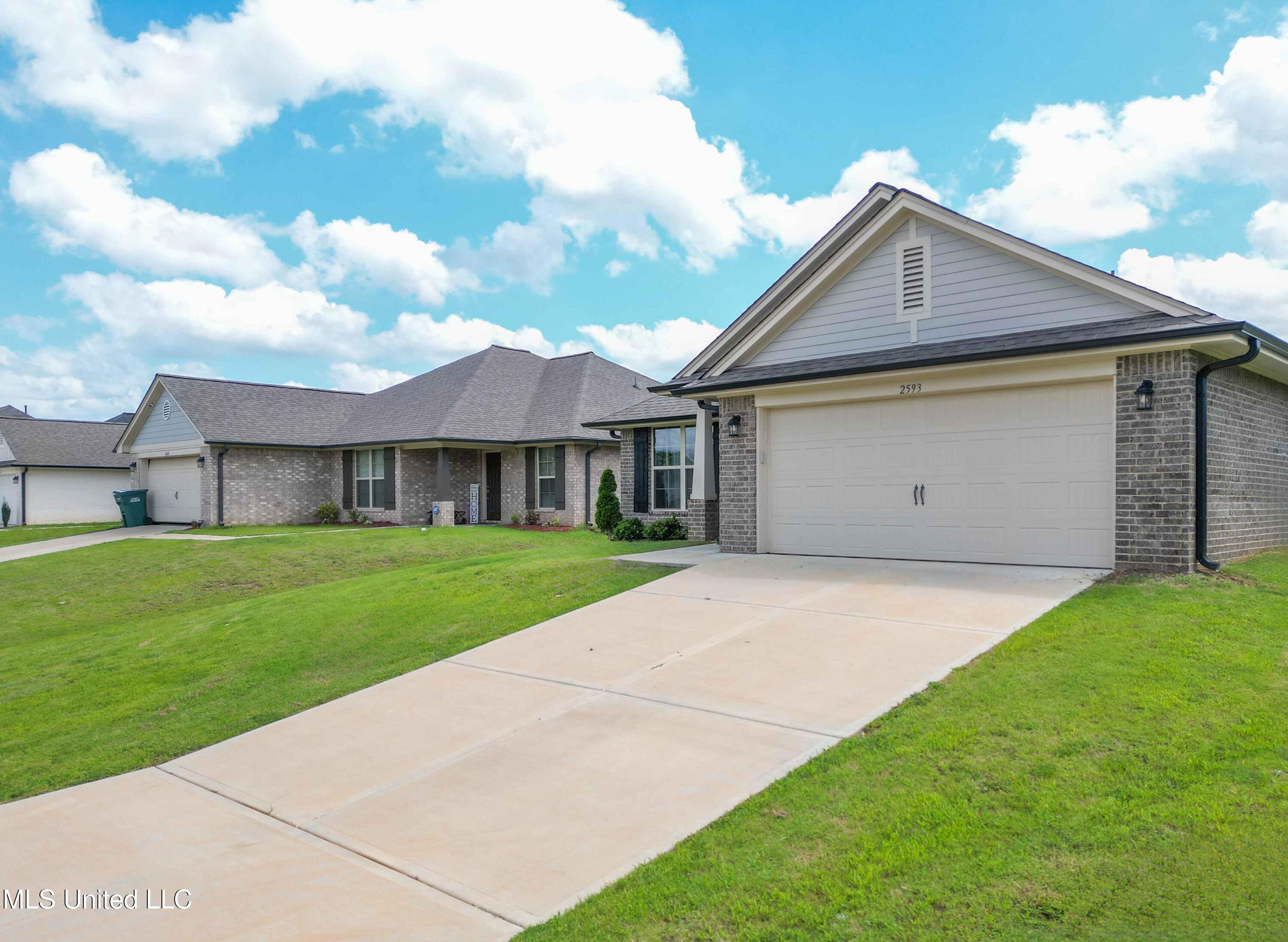 2593 Rutherford Drive Property Photo 1