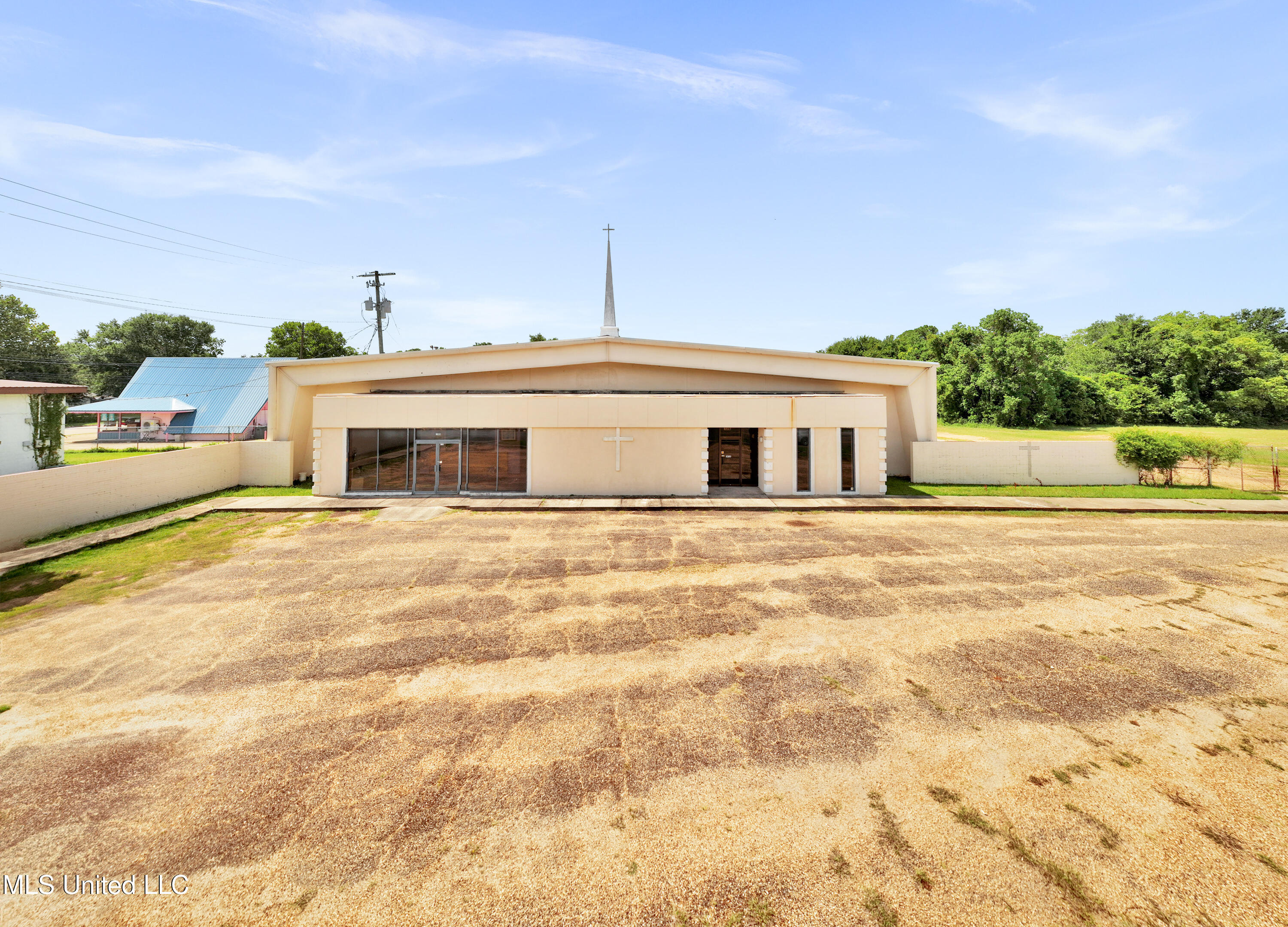 2308 Old Mobile Avenue Property Photo 3