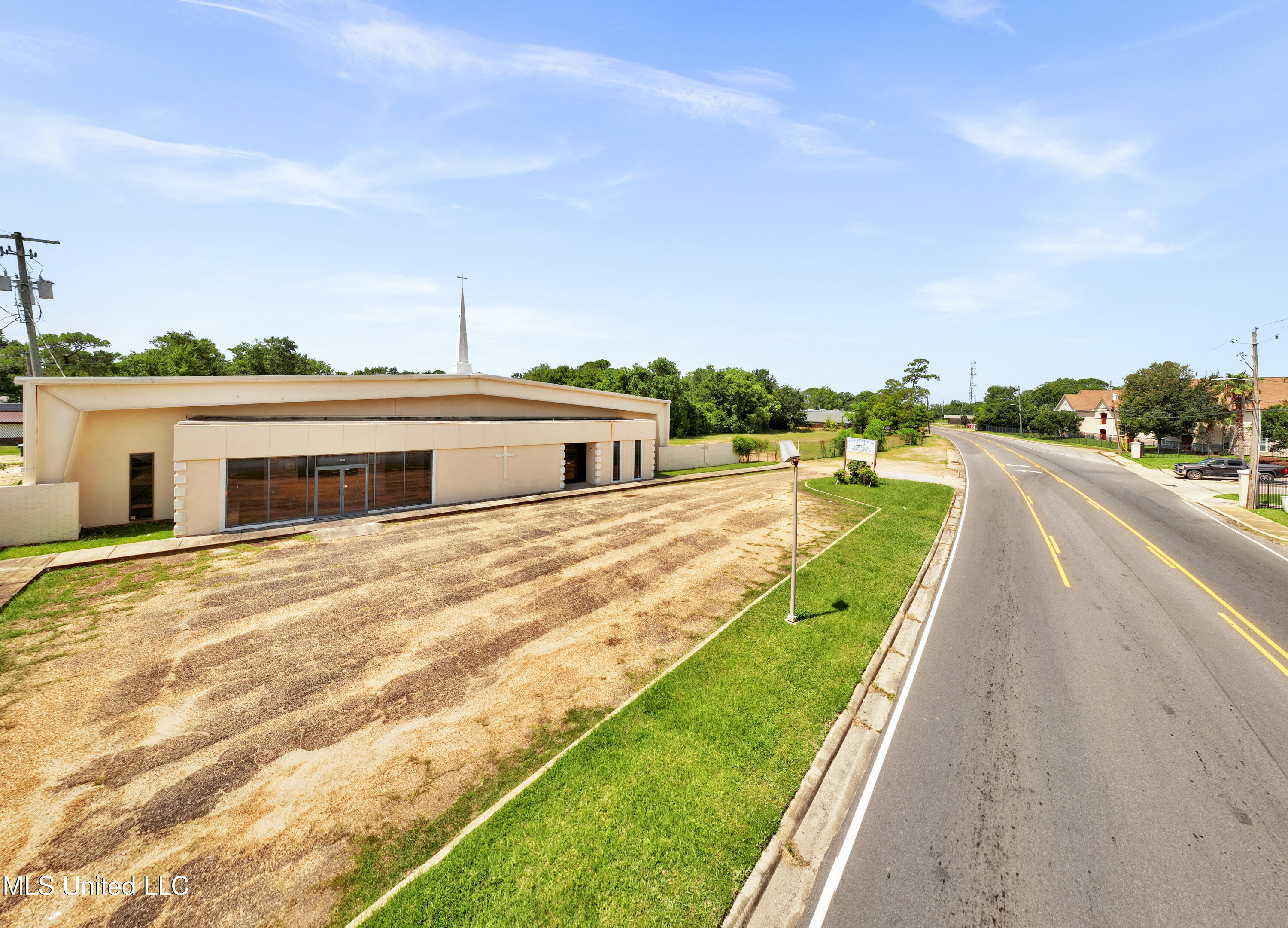 2308 Old Mobile Avenue Property Photo 4