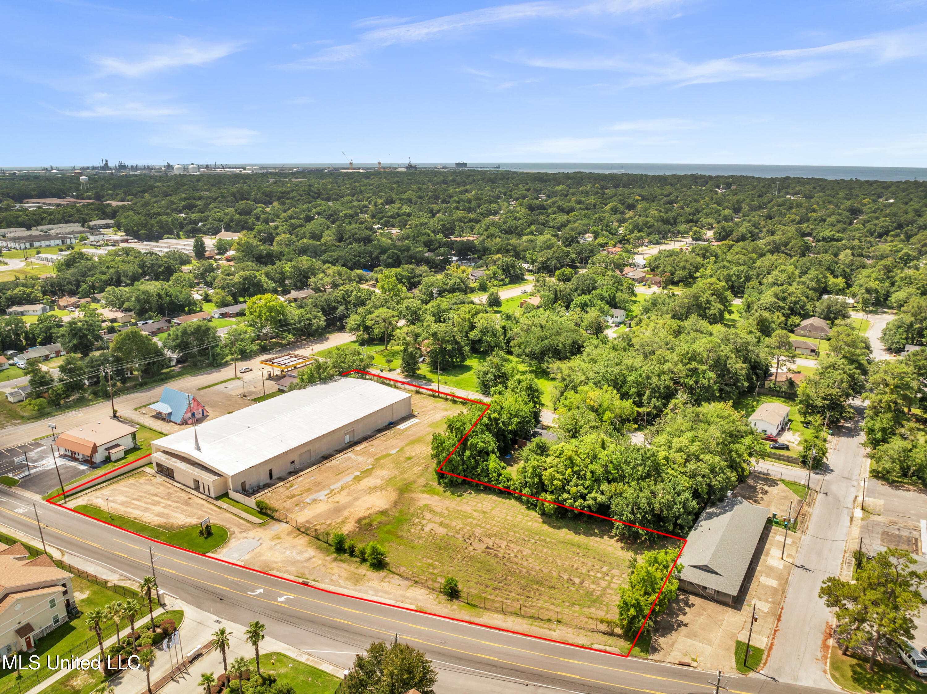 2308 Old Mobile Avenue Property Photo 5