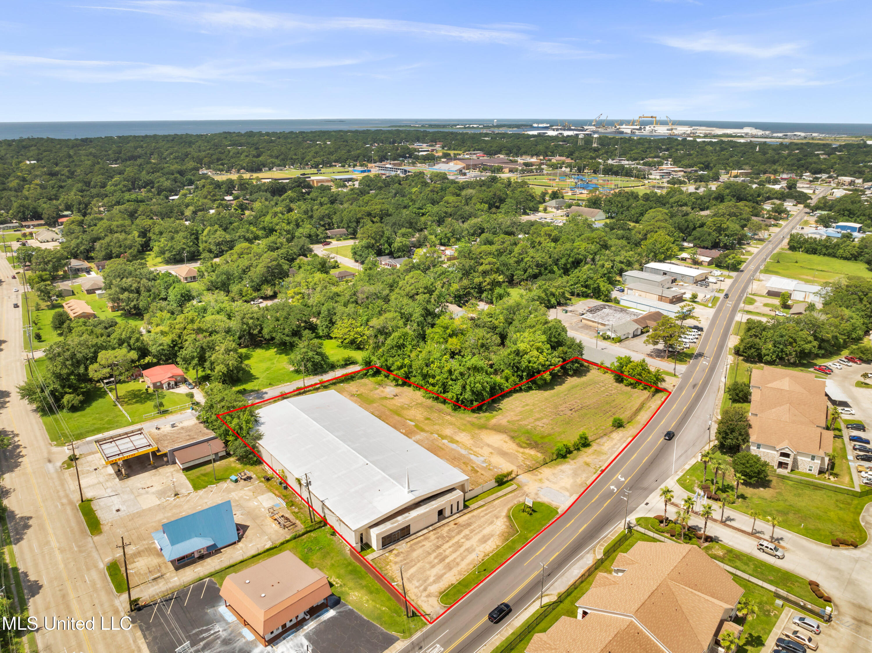 2308 Old Mobile Avenue Property Photo 8