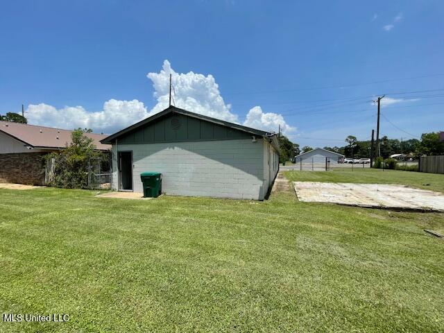 4015 2nd Street Property Photo 3