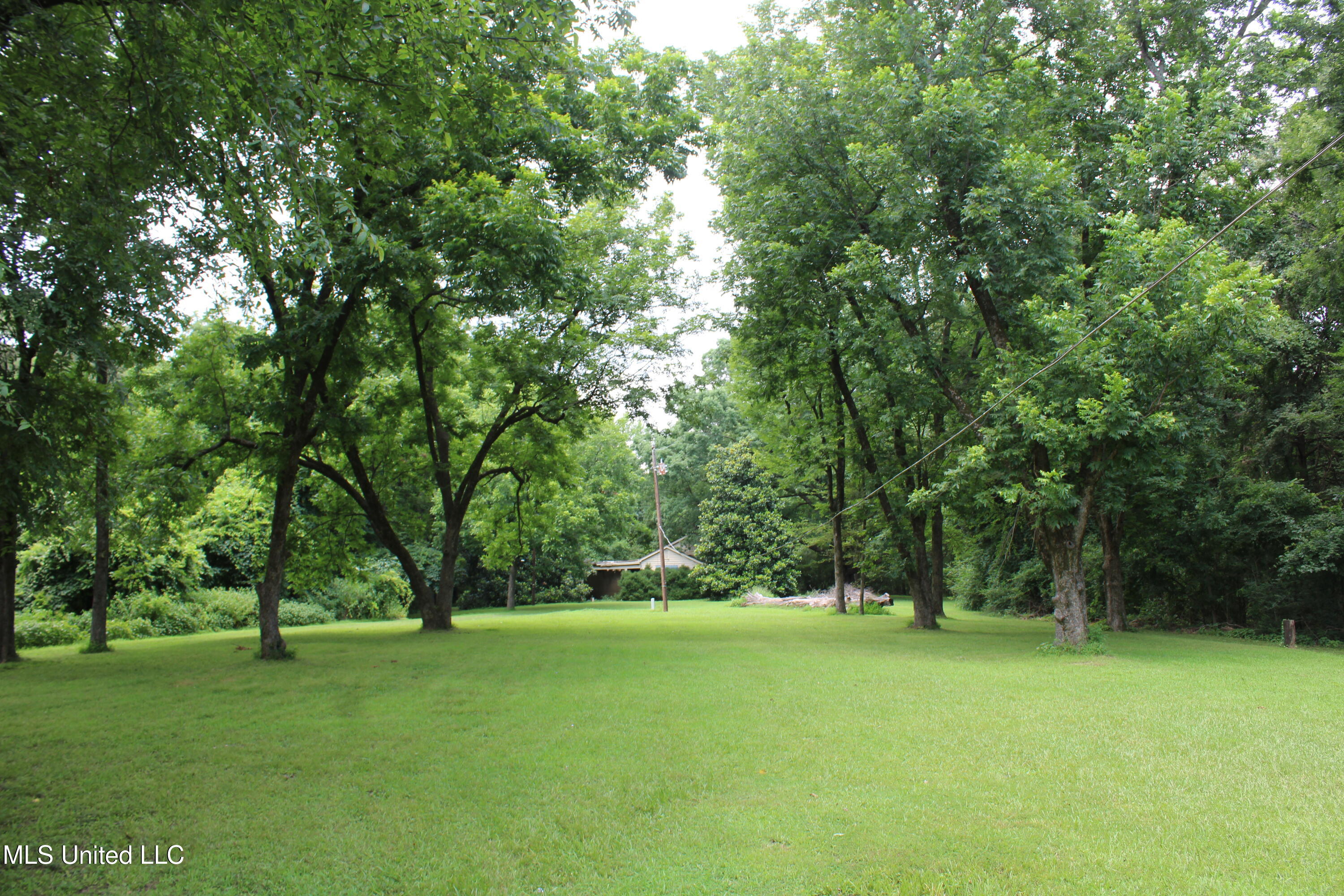 8654 Goodman Road Property Photo 1
