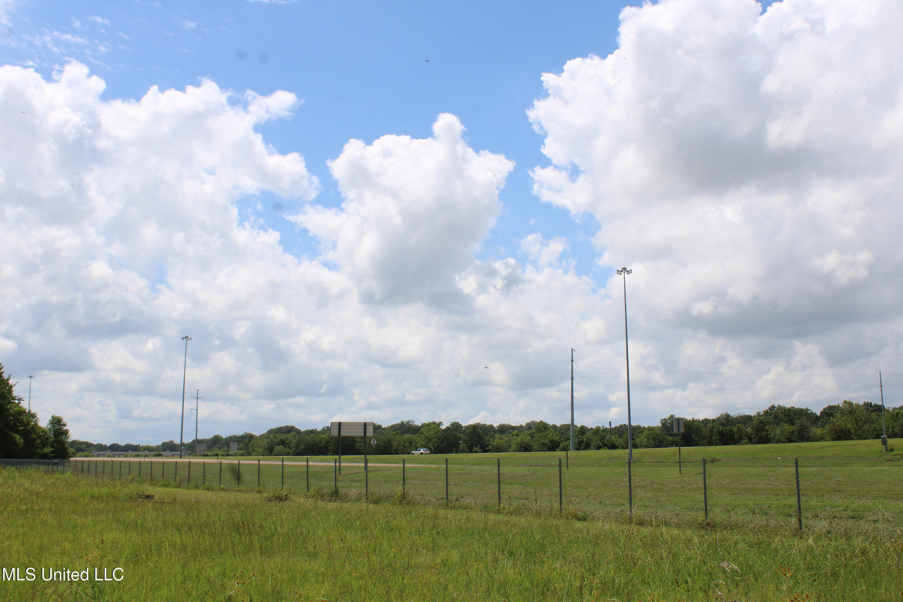 8654 Goodman Road Property Photo 21