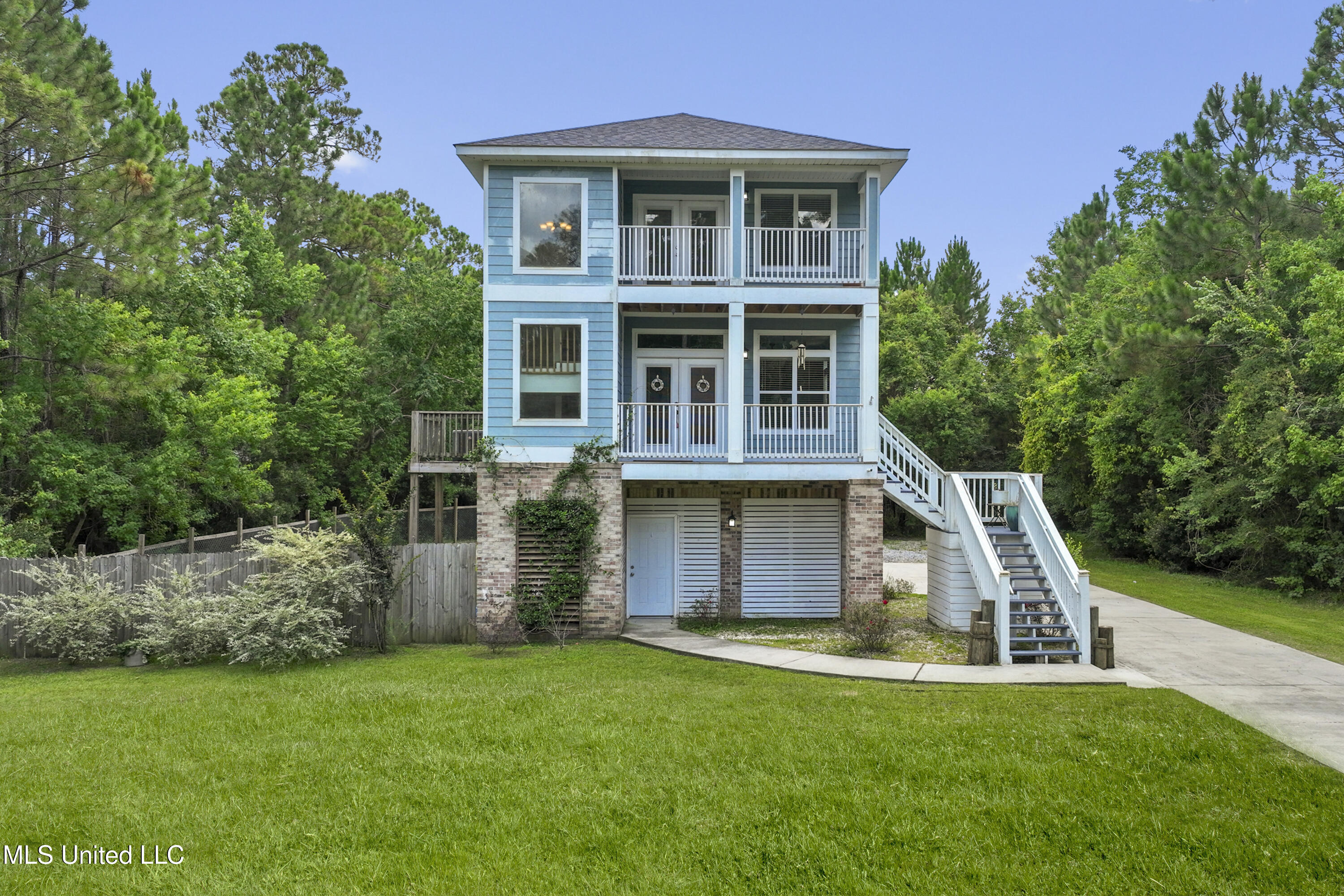 15405 Needle Street Property Photo 1
