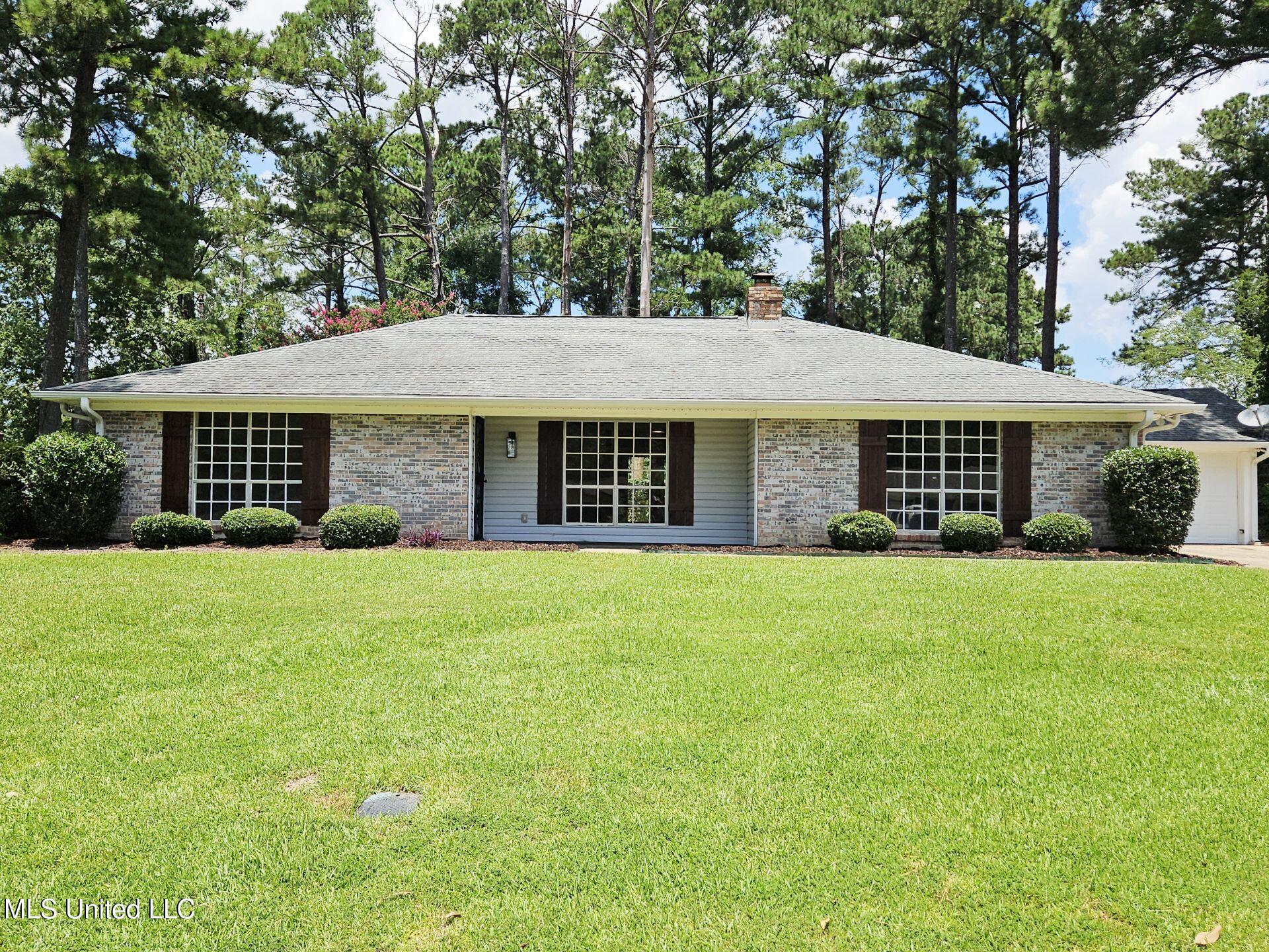 126 Waywood Drive Property Photo 1