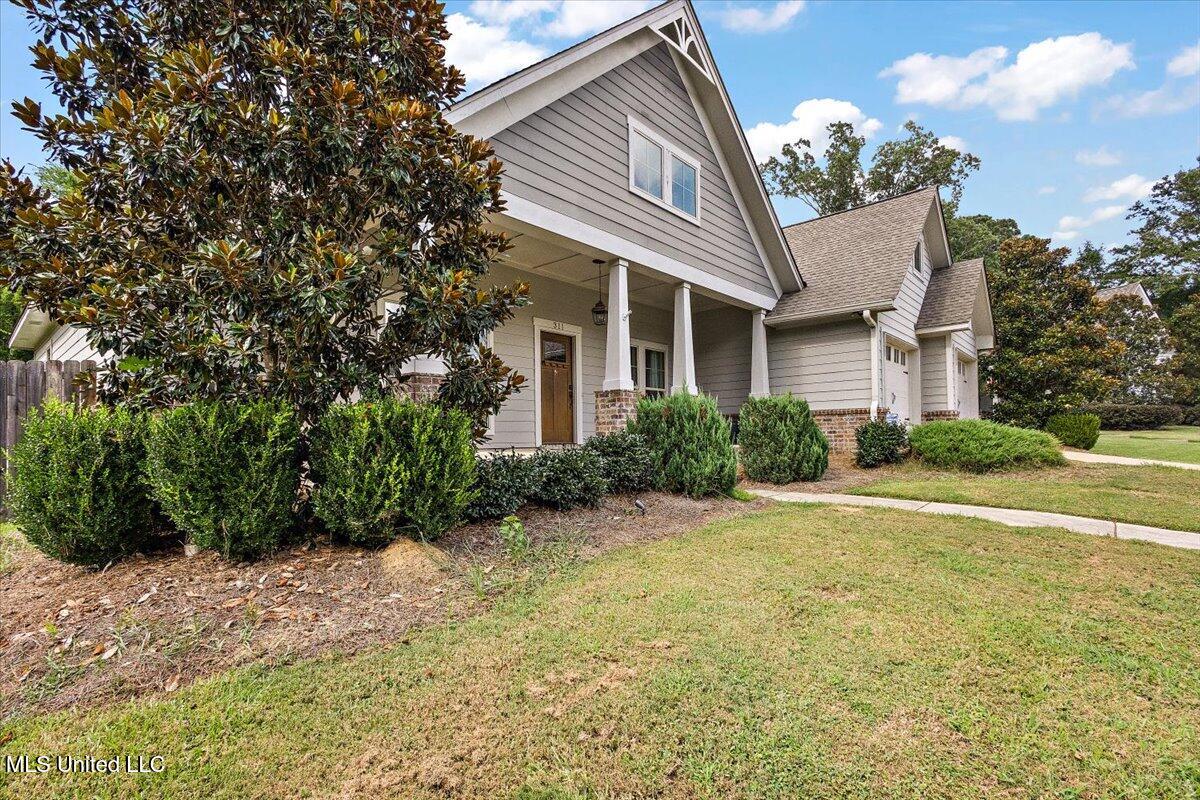 311 E Brandon Court Property Photo 2