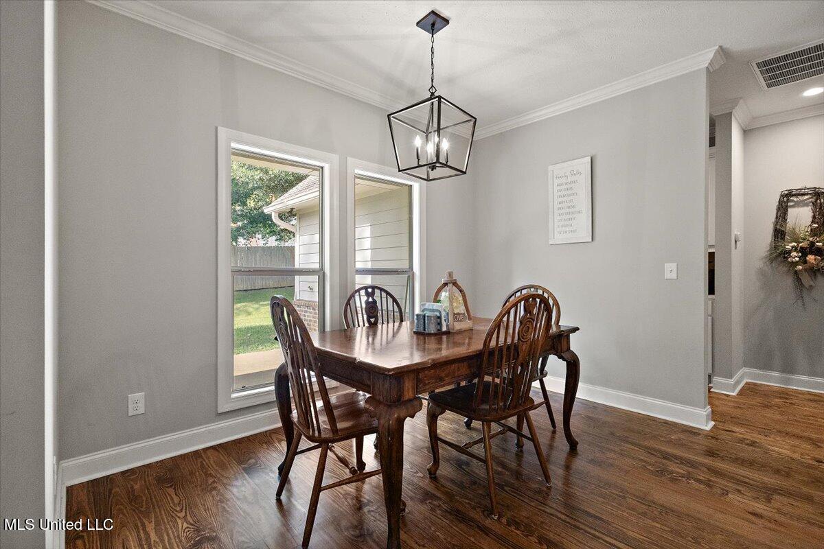 311 E Brandon Court Property Photo 15