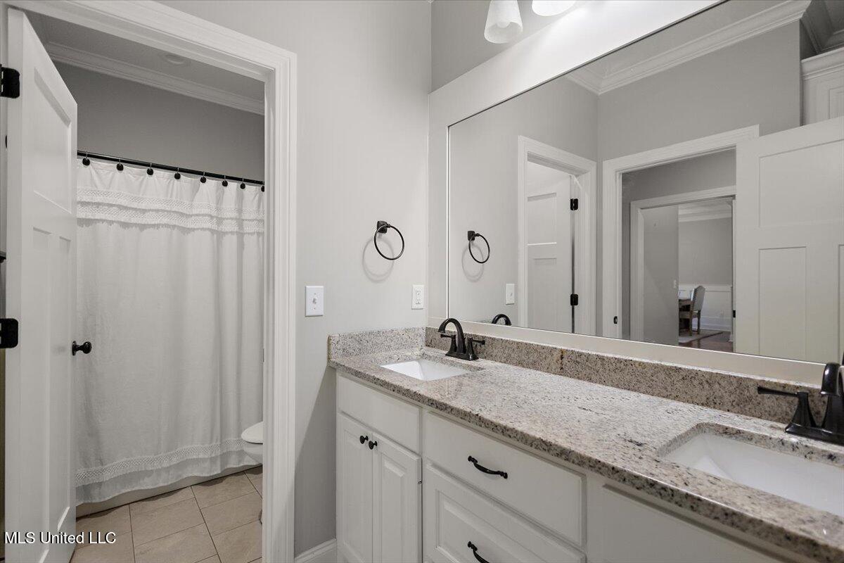 311 E Brandon Court Property Photo 26