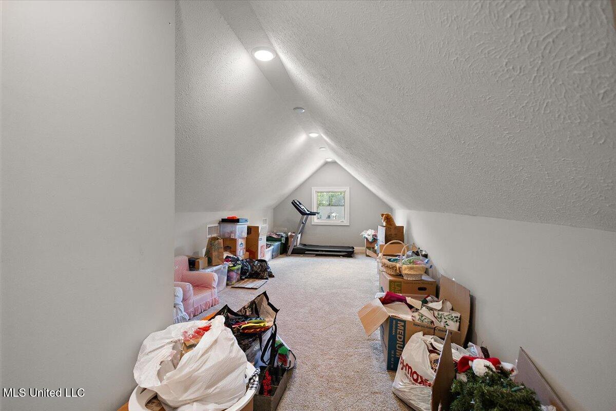 311 E Brandon Court Property Photo 29