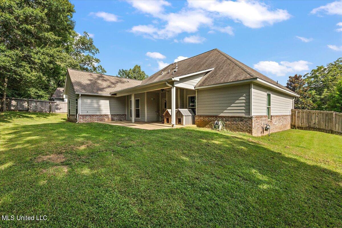 311 E Brandon Court Property Photo 34