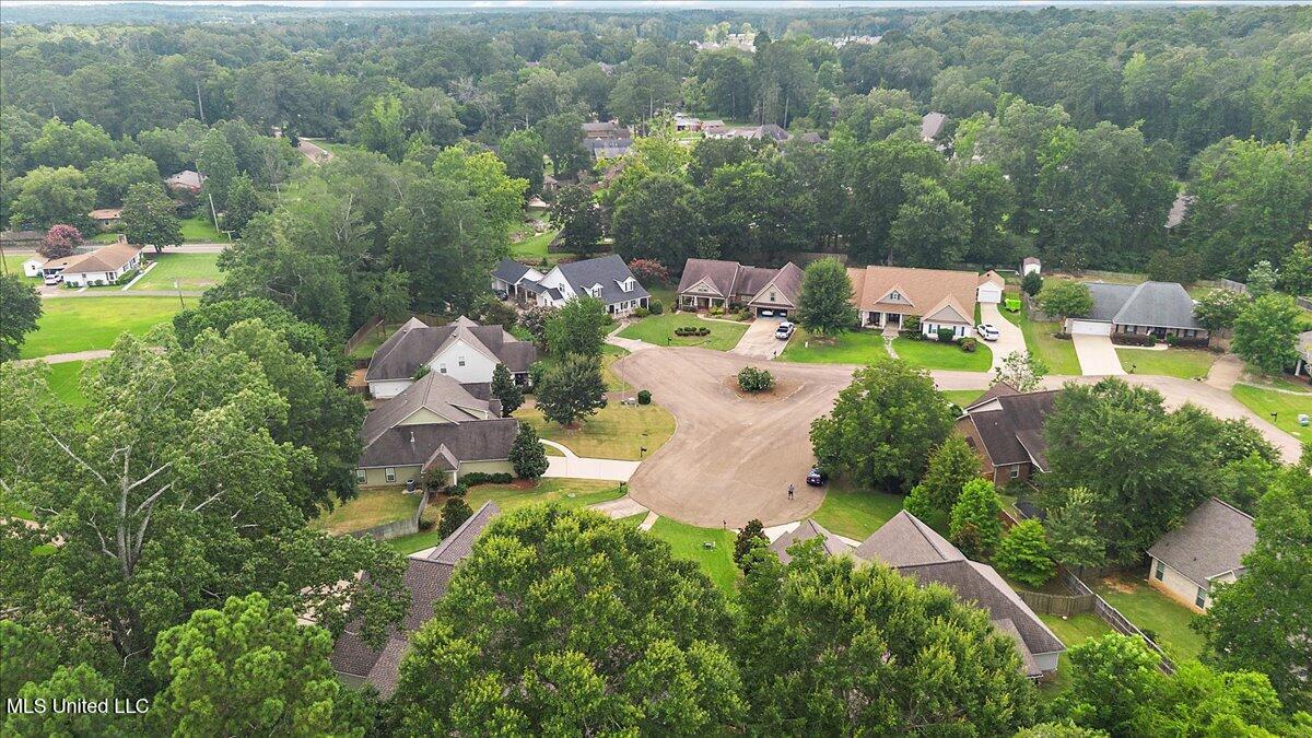 311 E Brandon Court Property Photo 40