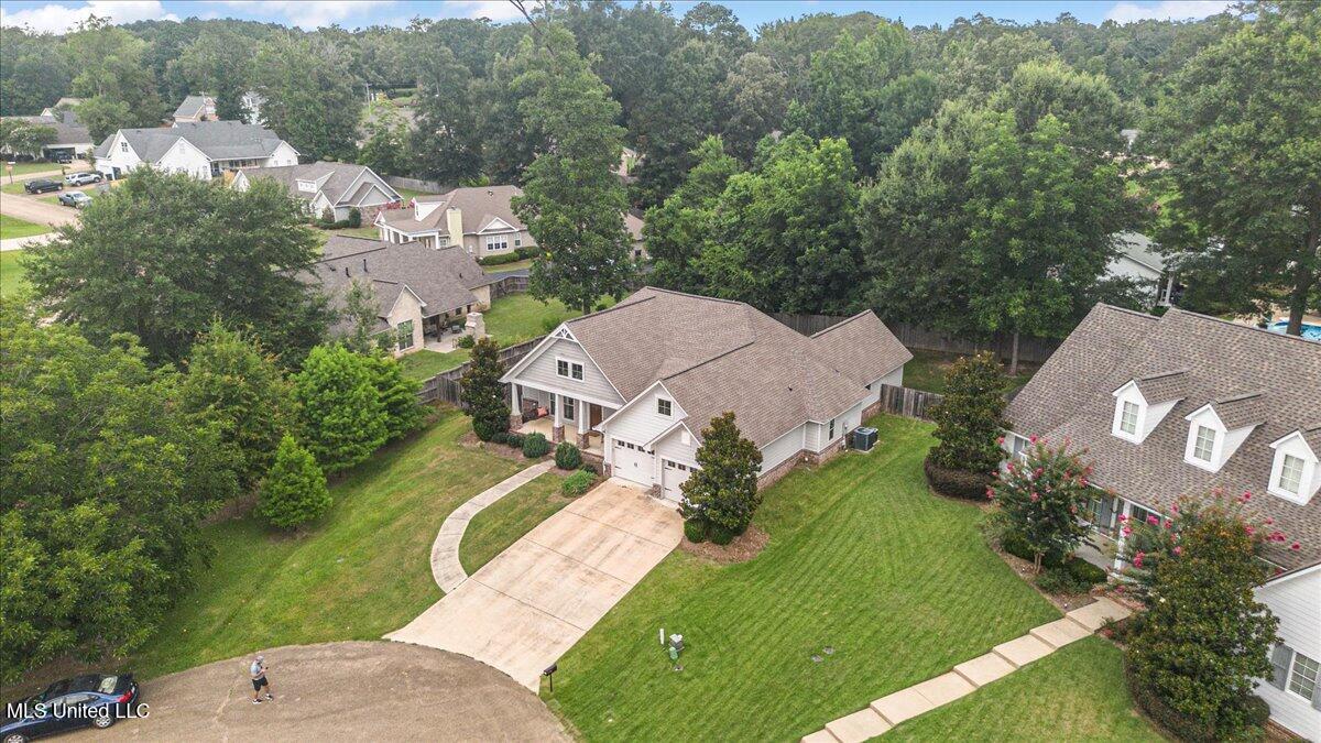 311 E Brandon Court Property Photo 41