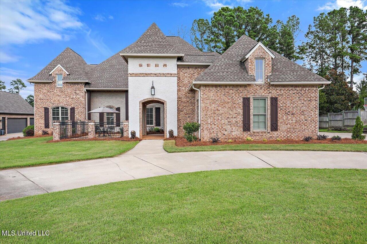 213 Ironwood Plantation Boulevard Property Photo 1