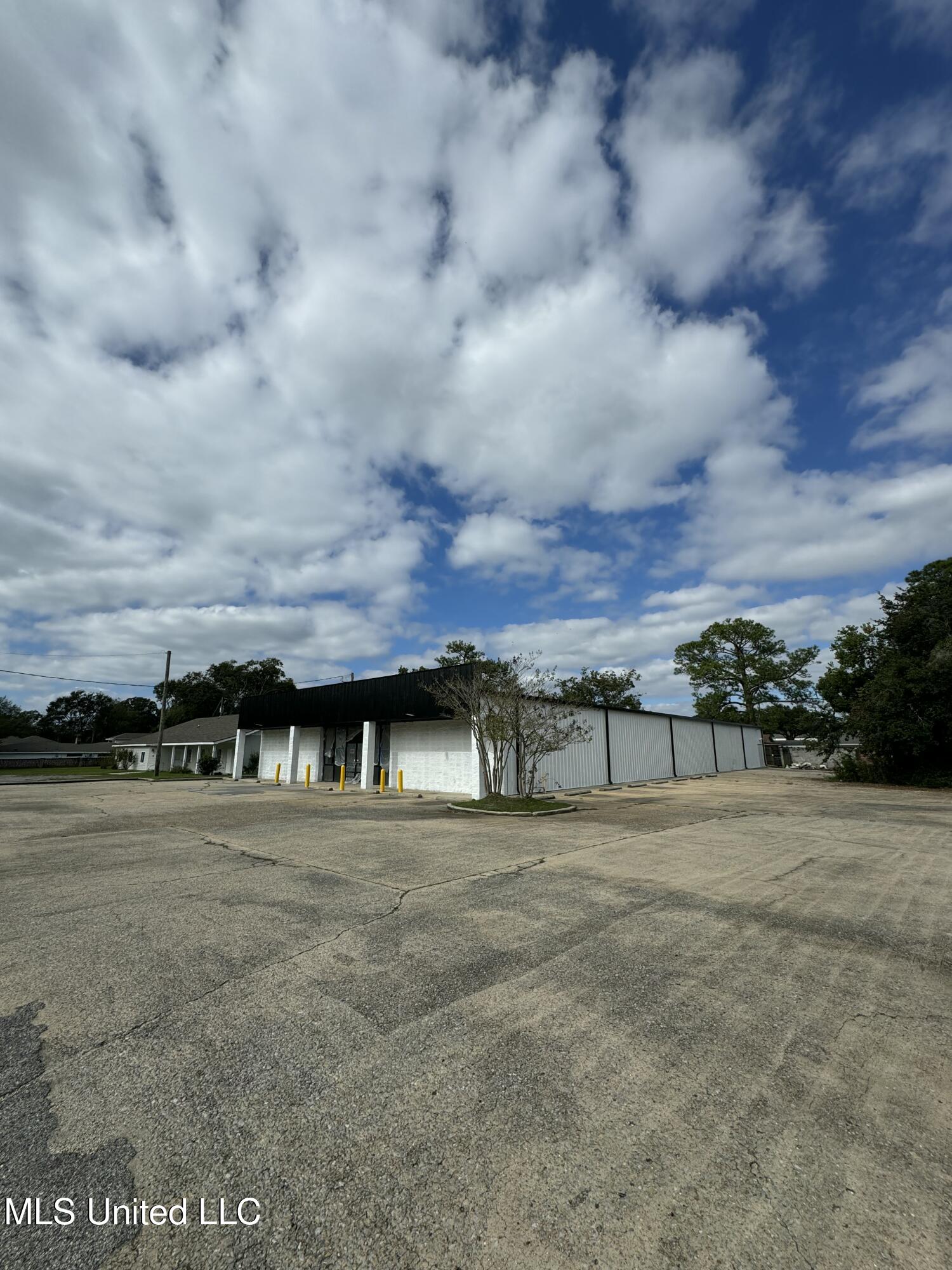 2905 Ingalls Avenue Property Photo 1