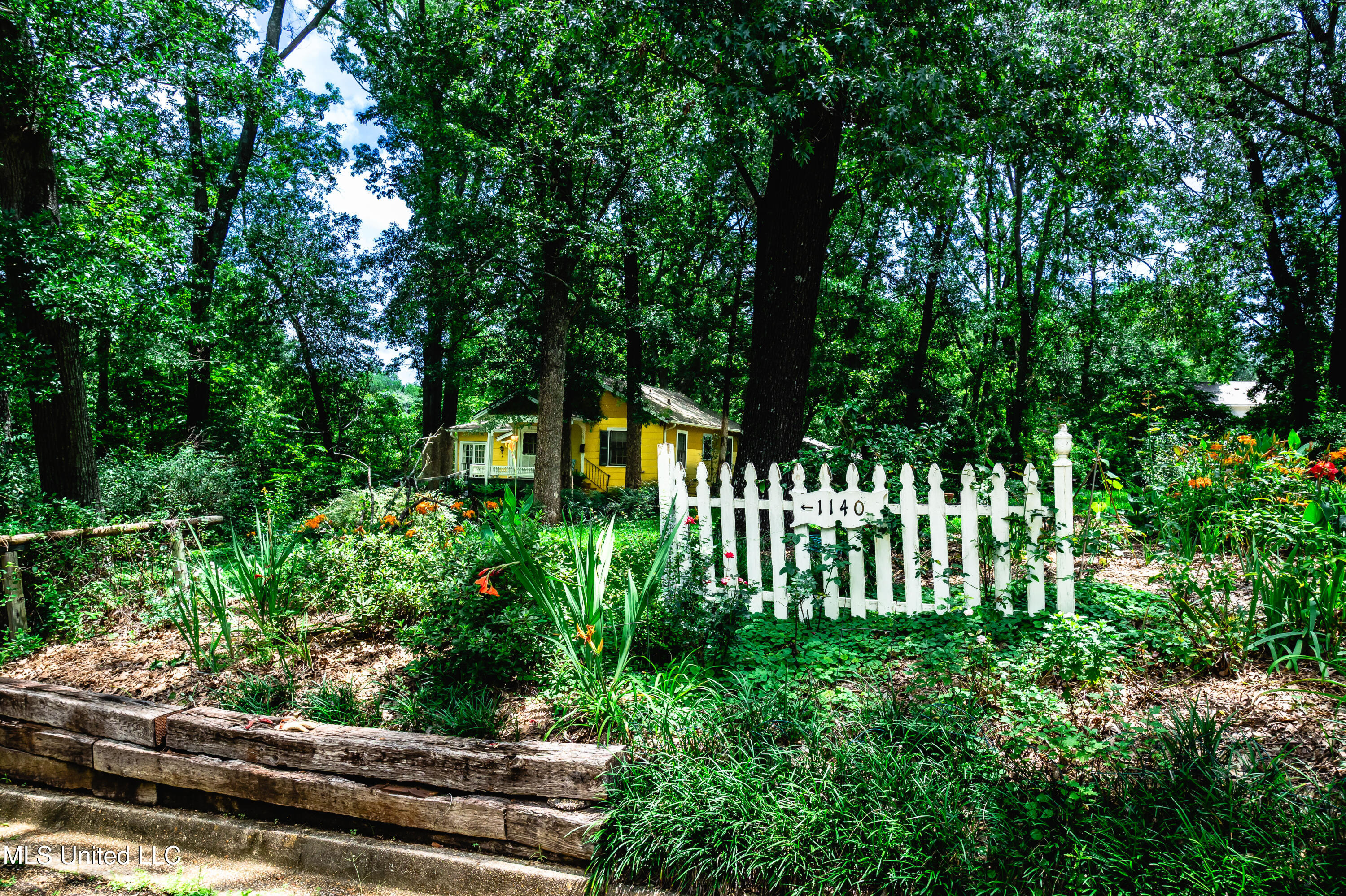 1140 Monroe Street Property Photo 1