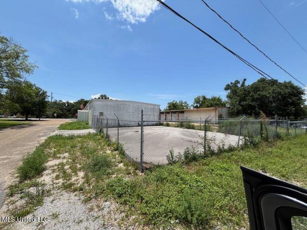 820 Pass Road Property Photo 10