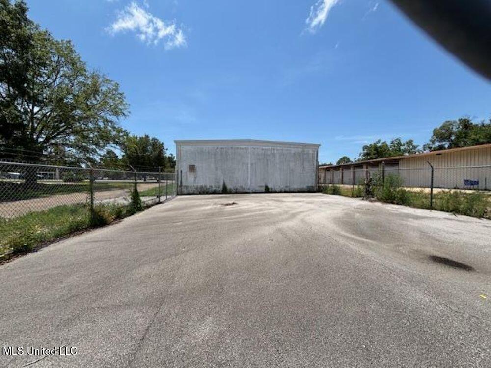 820 Pass Road Property Photo 11