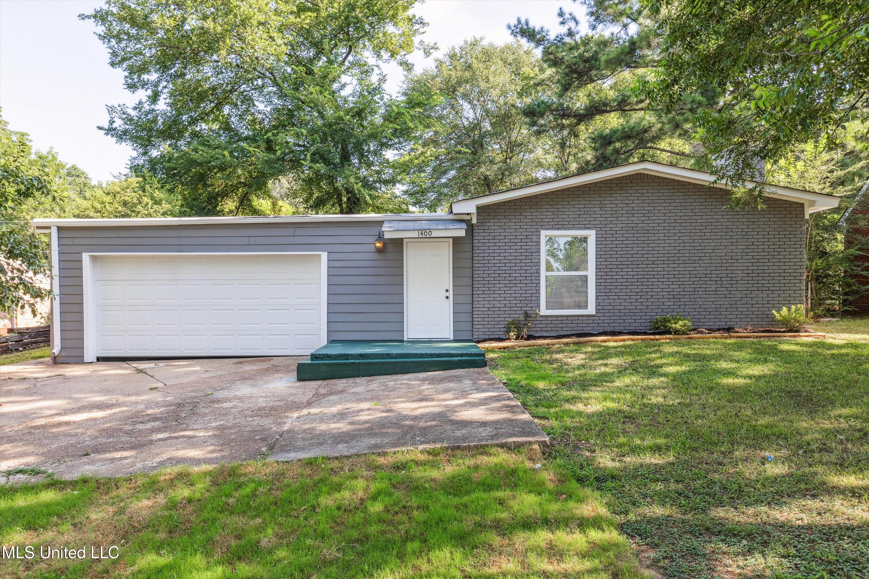 1400 Staunton Drive Property Photo 1