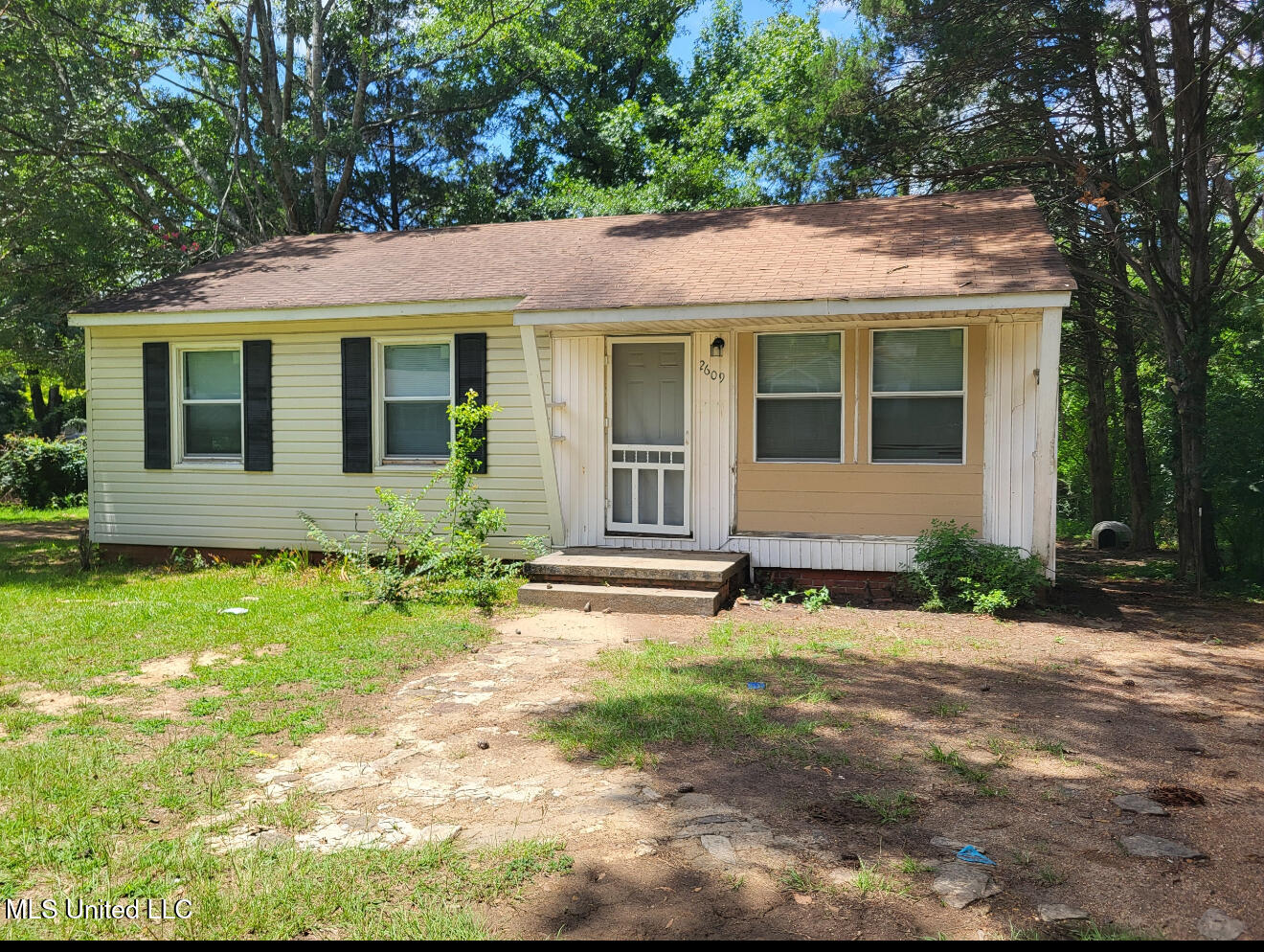 2609 Brookwood Drive Property Photo 1