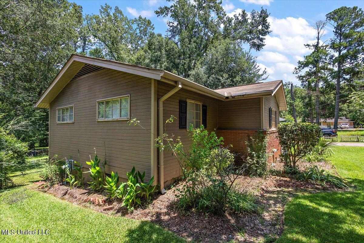 216 Pine Ridge Road Property Photo 2